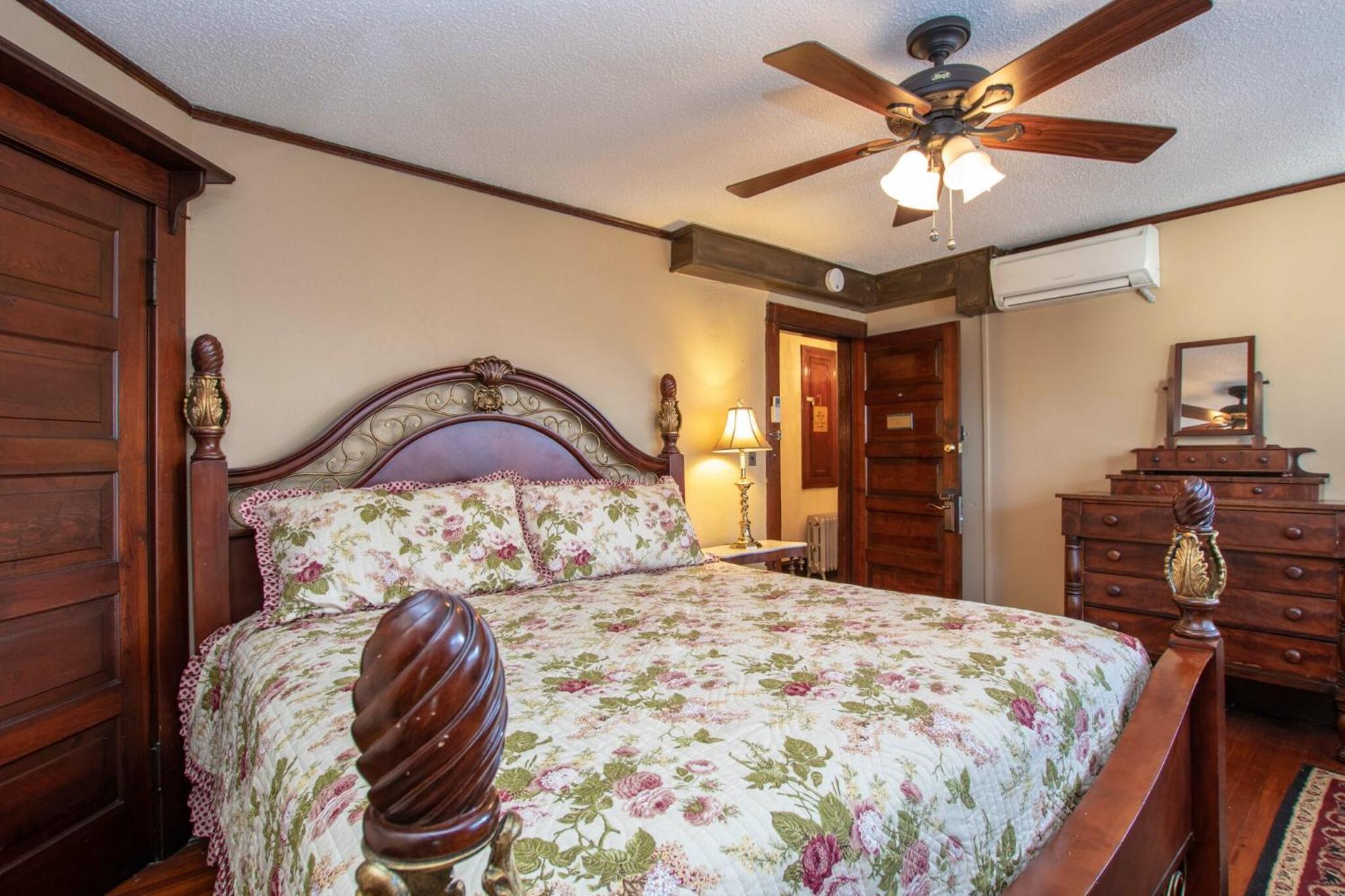 King Suite photo 2