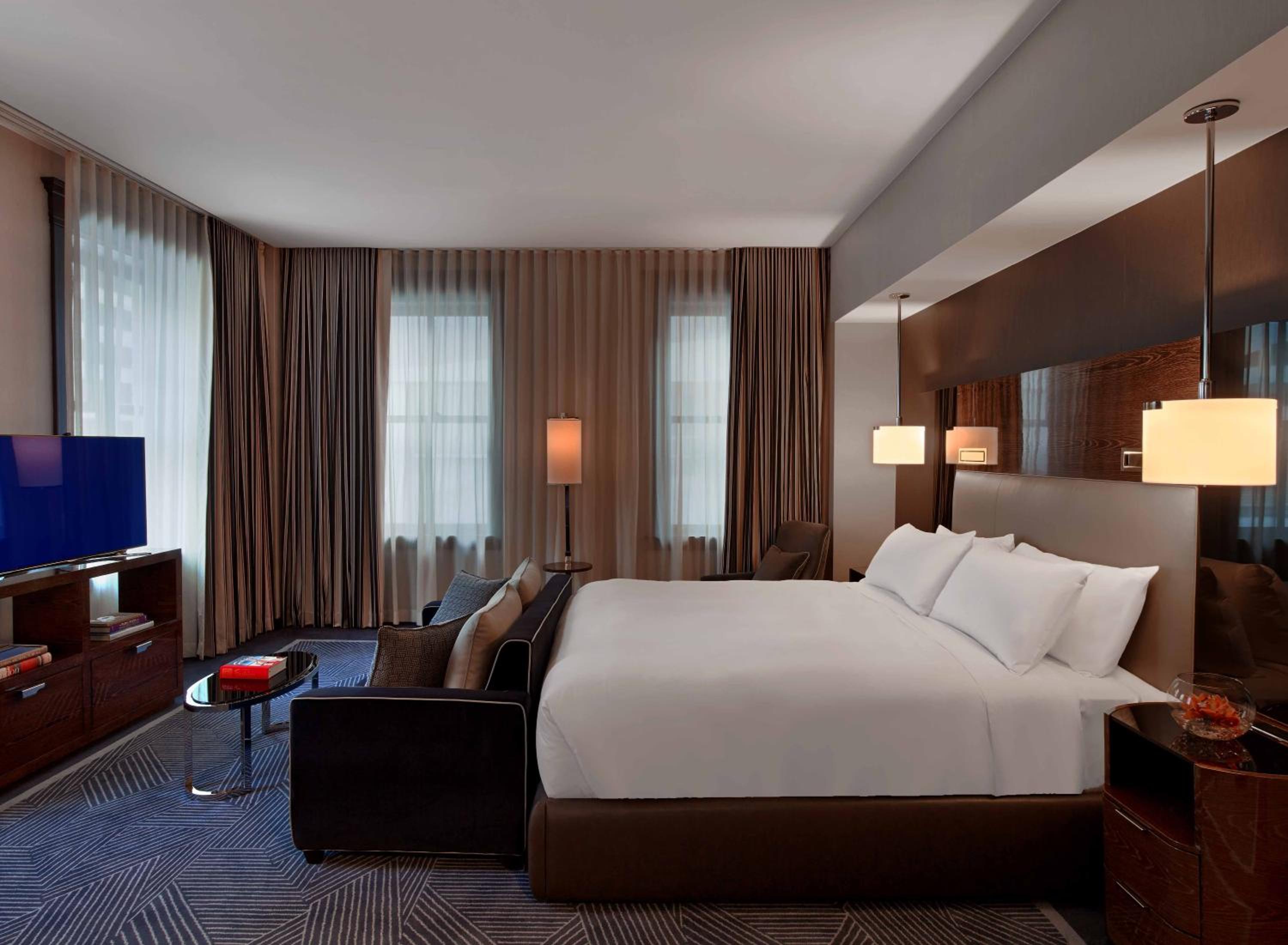 Premier King Room - Photo 3