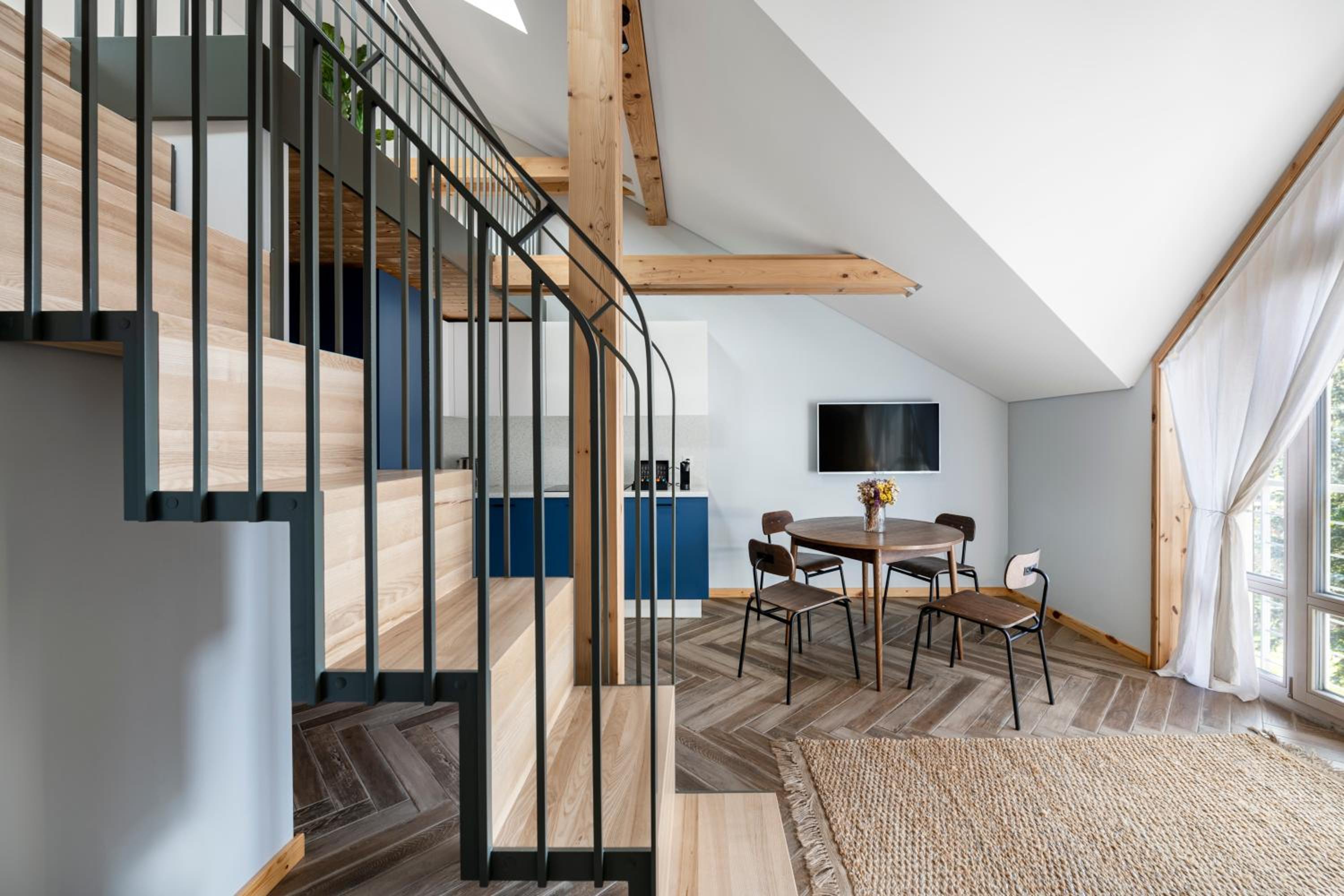 Apartment - Split Level photo 2