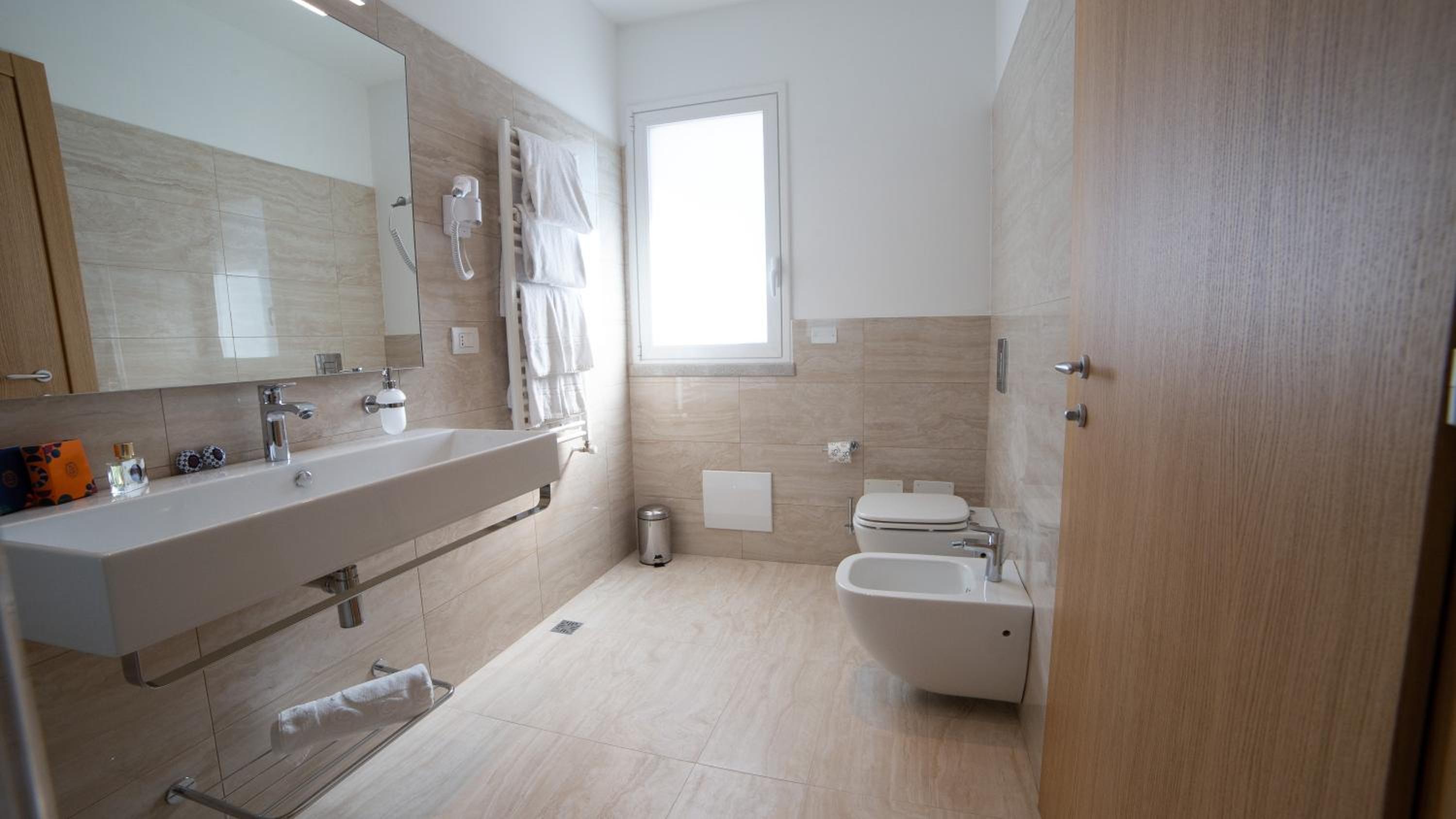 Standard Double Room - Photo 14