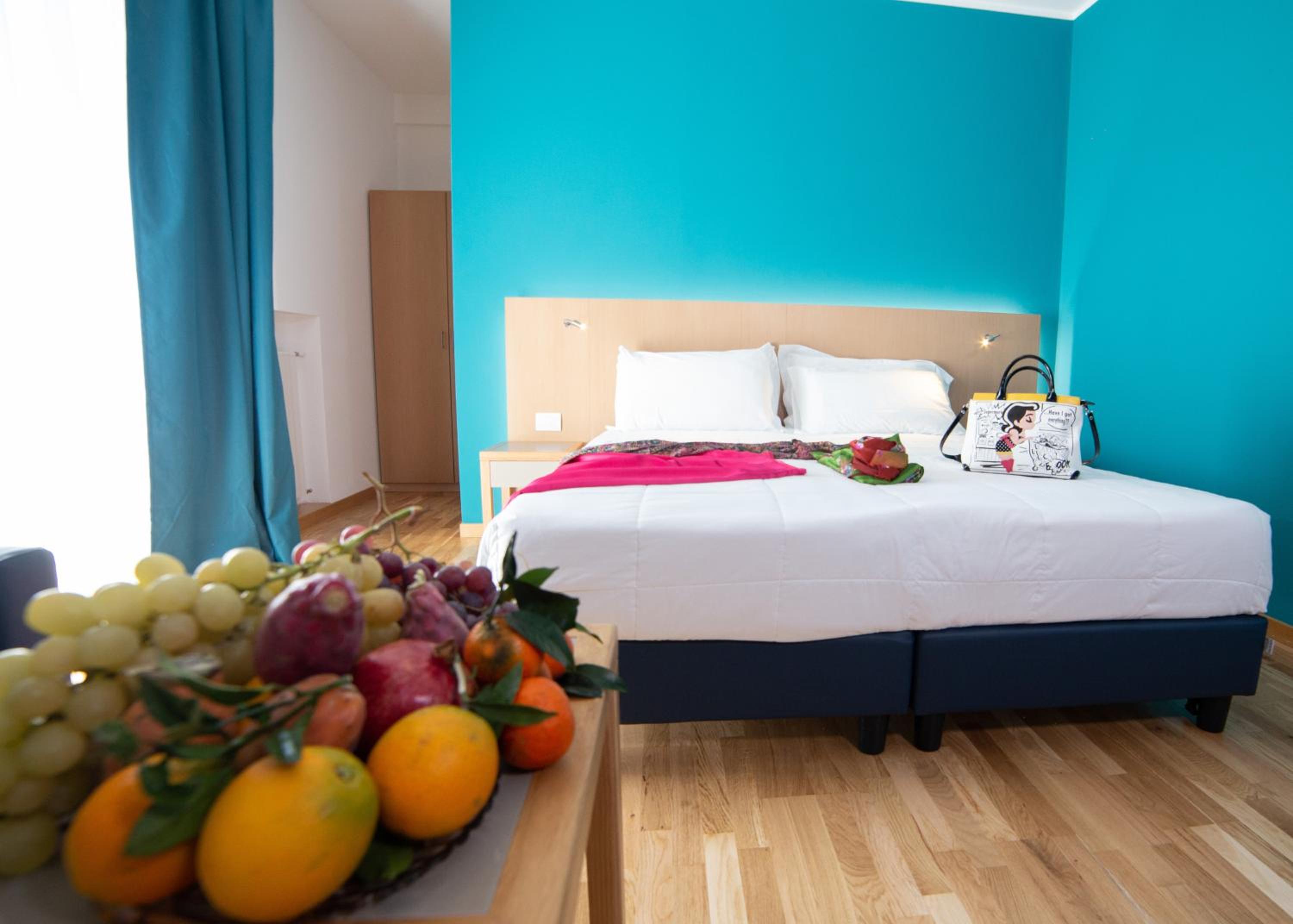 Standard Double Room - Photo 12