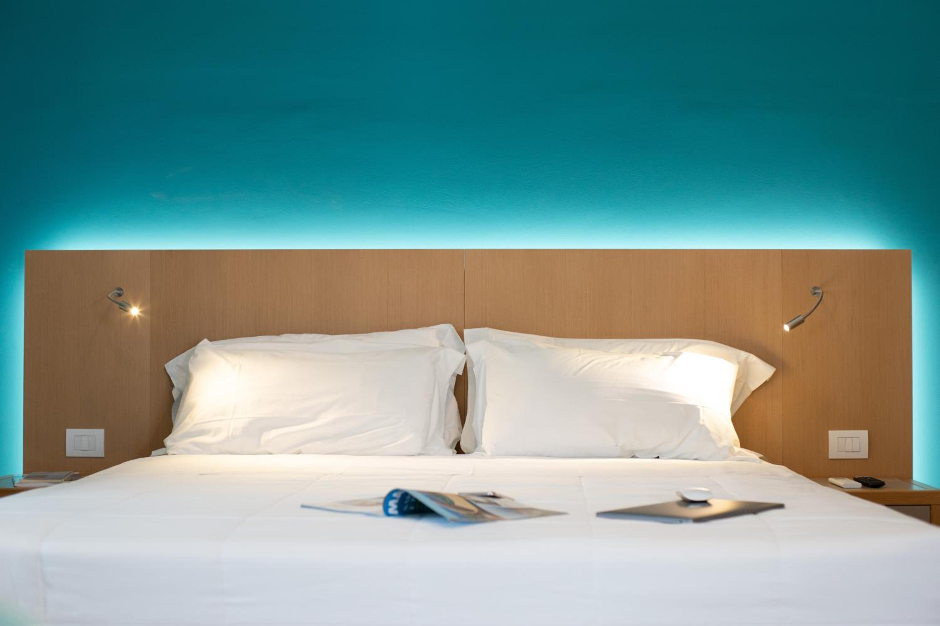 Standard Double Room - Photo 10