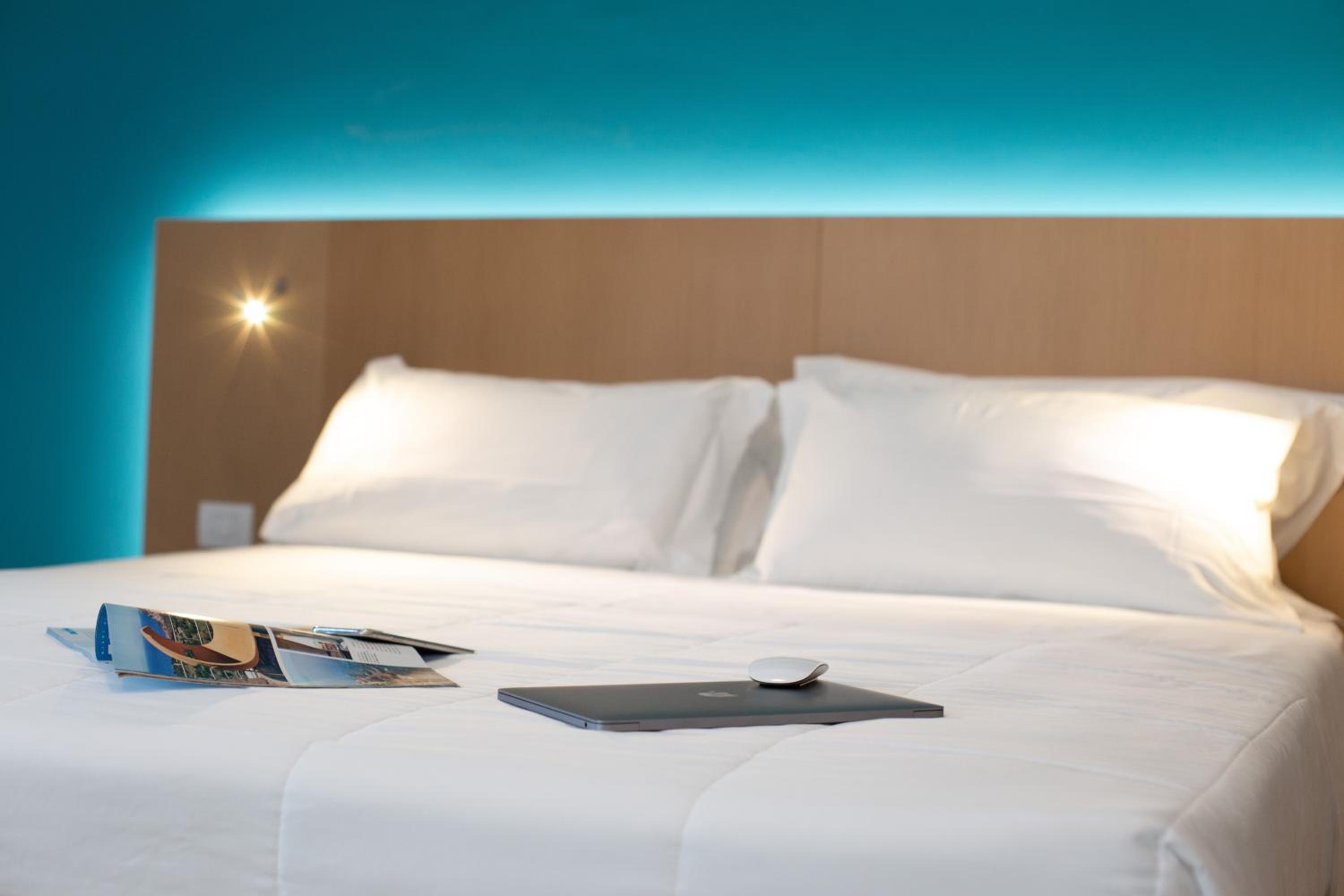 Deluxe Room - Photo 1