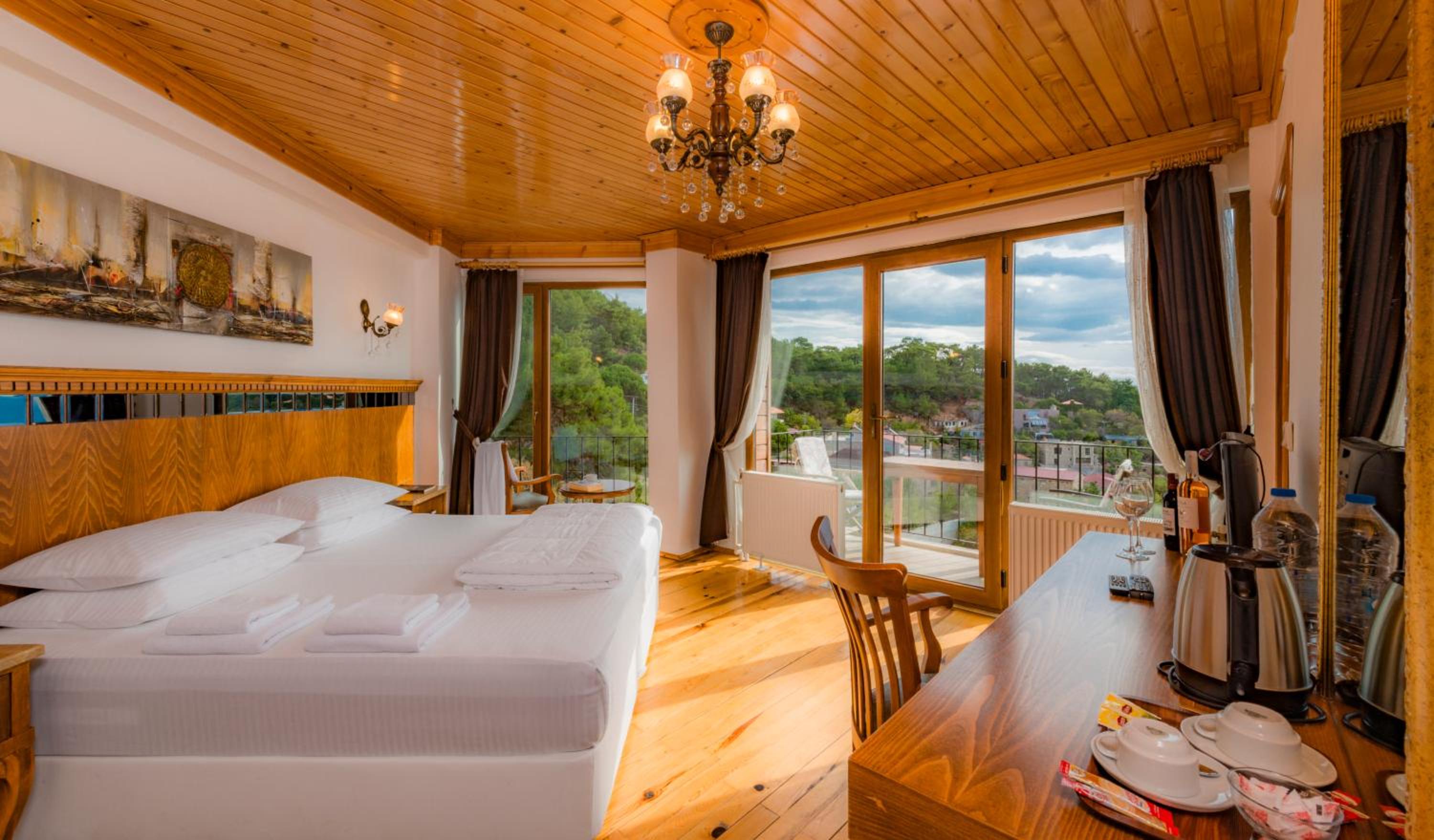 Deluxe Double Room with Side Sea View photo 1