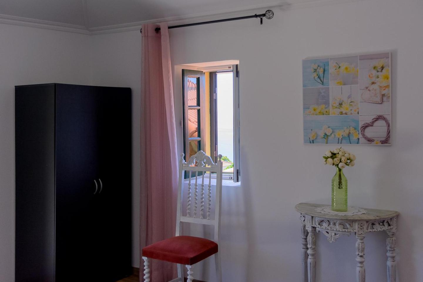 One-Bedroom House photo 3