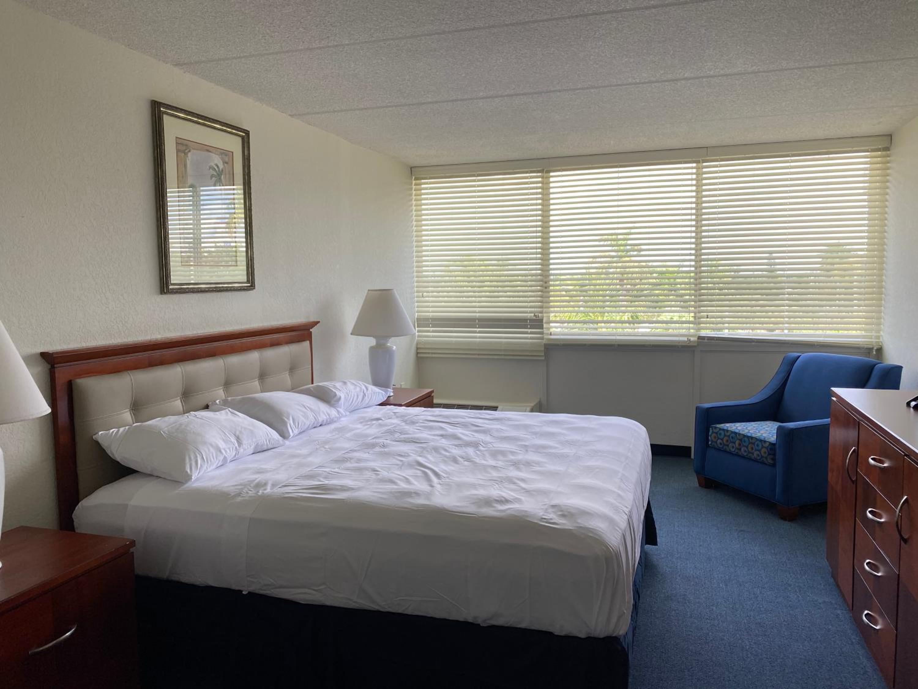 Deluxe Queen Room - Photo 2