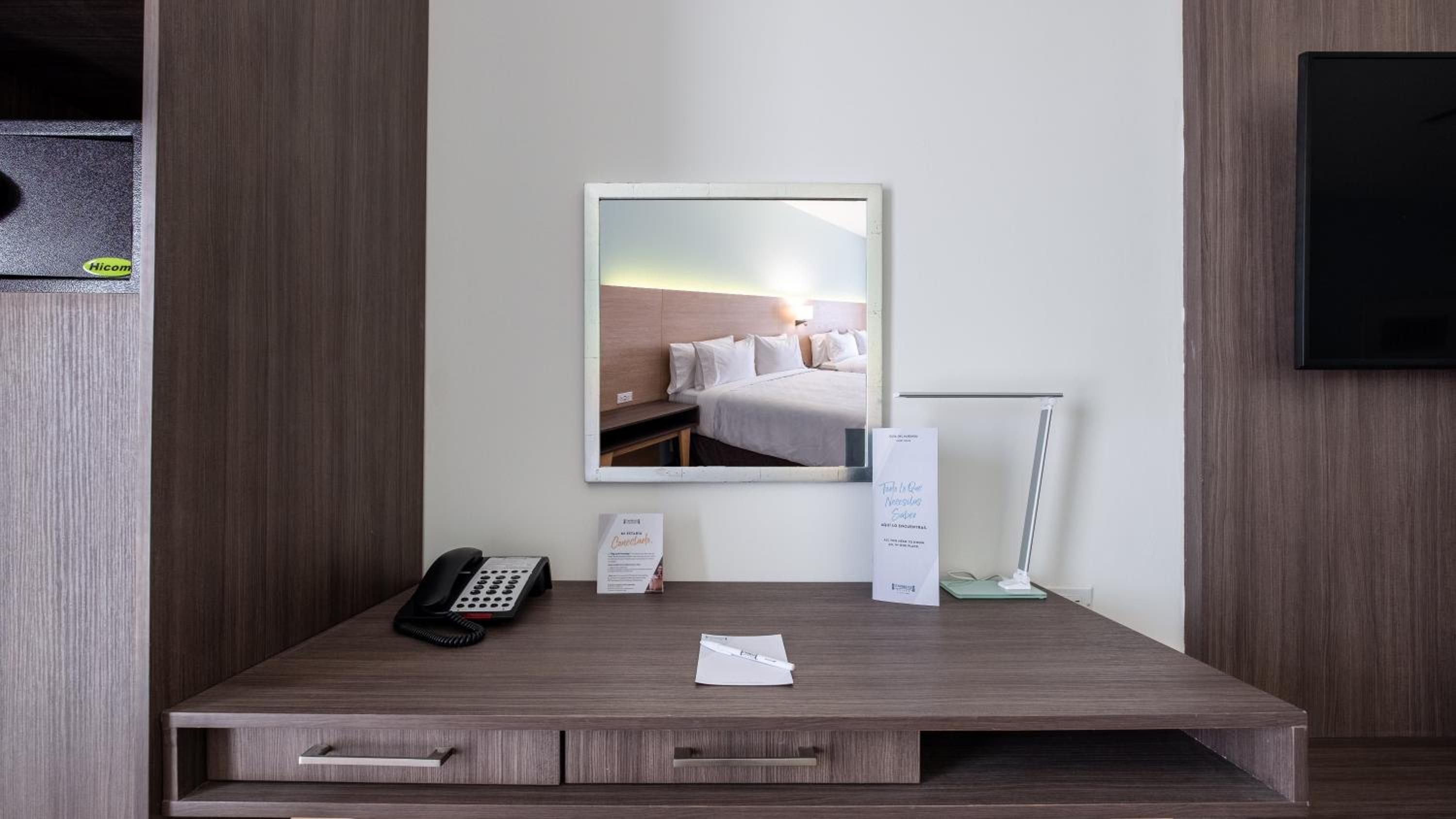 One-Bedroom Suite with Two Queen Beds photo 2