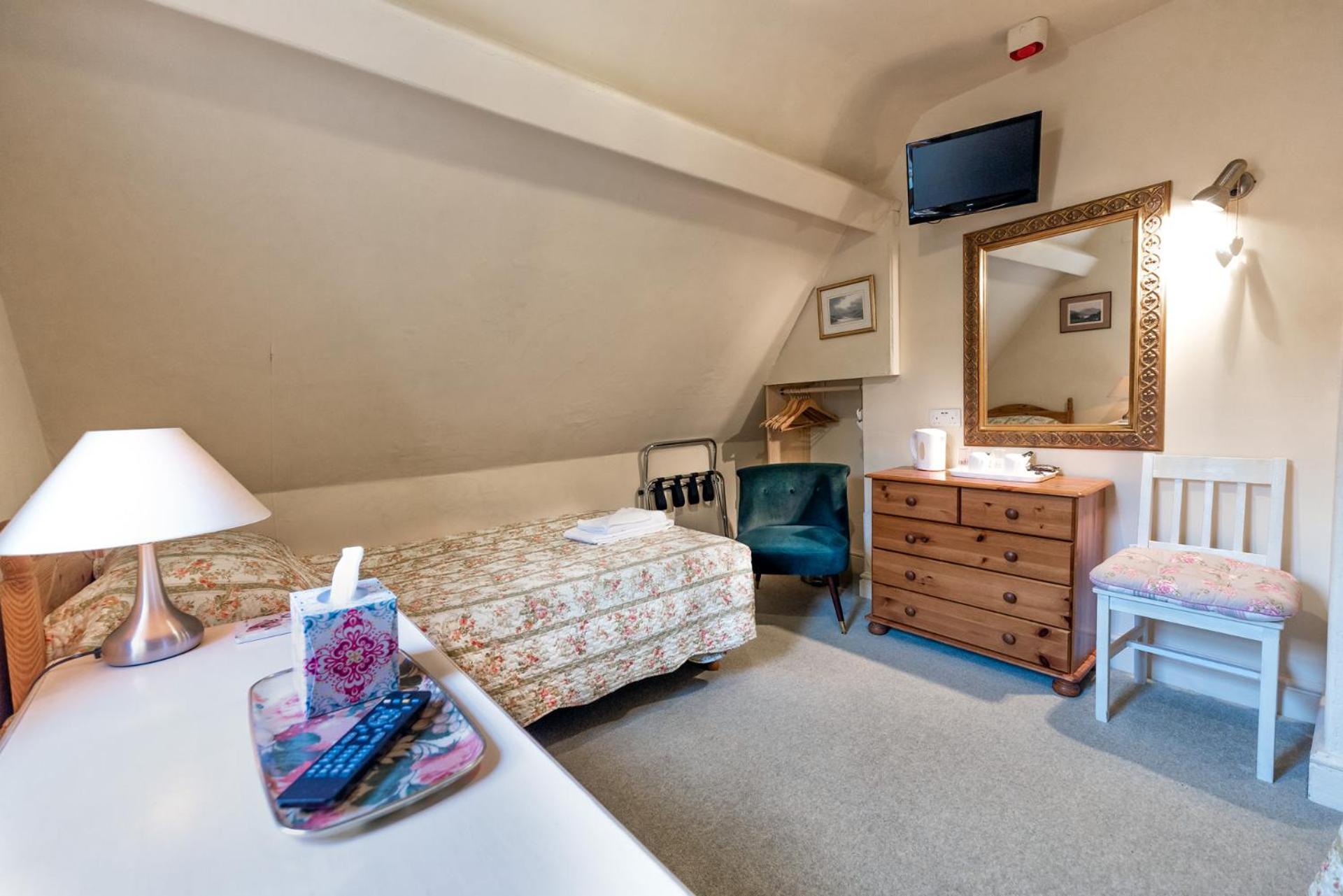 Twin Room with Private External Bathroom