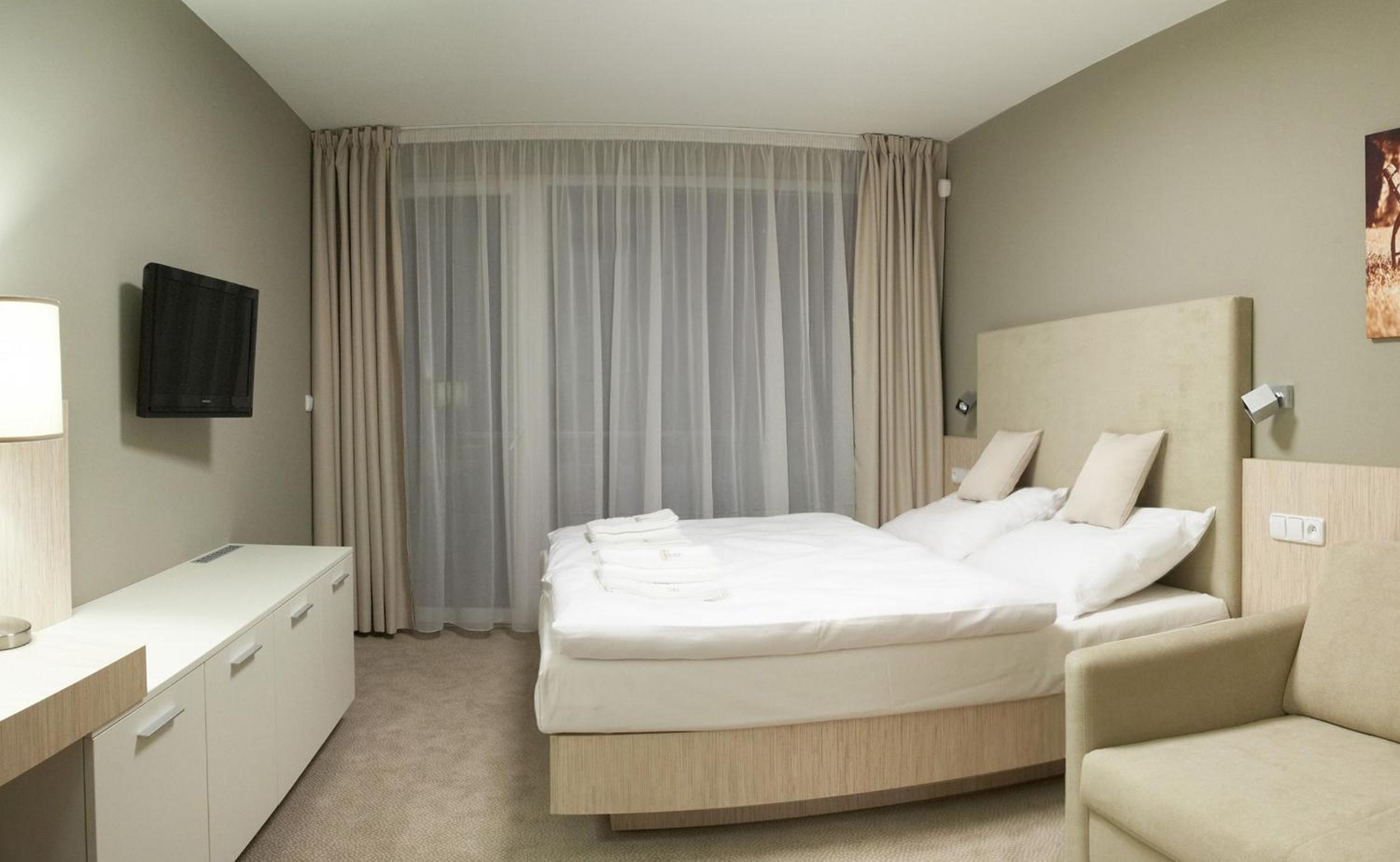 Double or Twin Room with Balcony photo 2