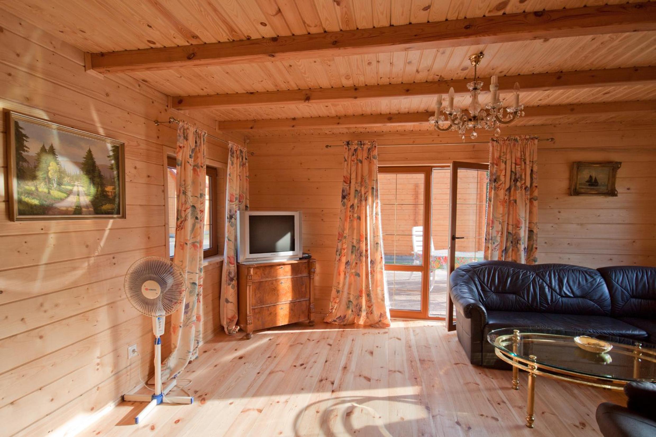 Chalet (8 Adults) photo 3