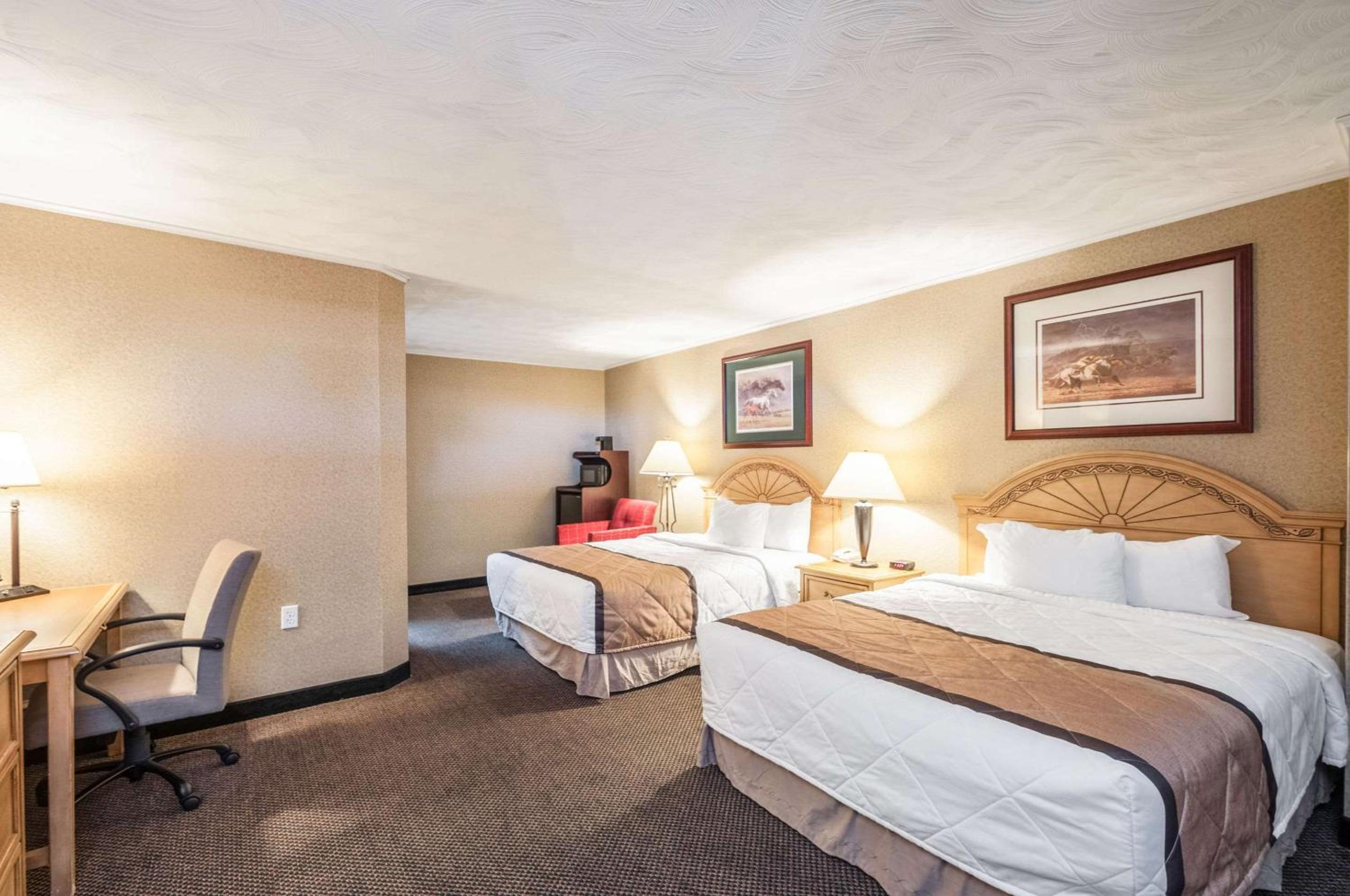 Queen Room with Two Queen Beds - Smoking
