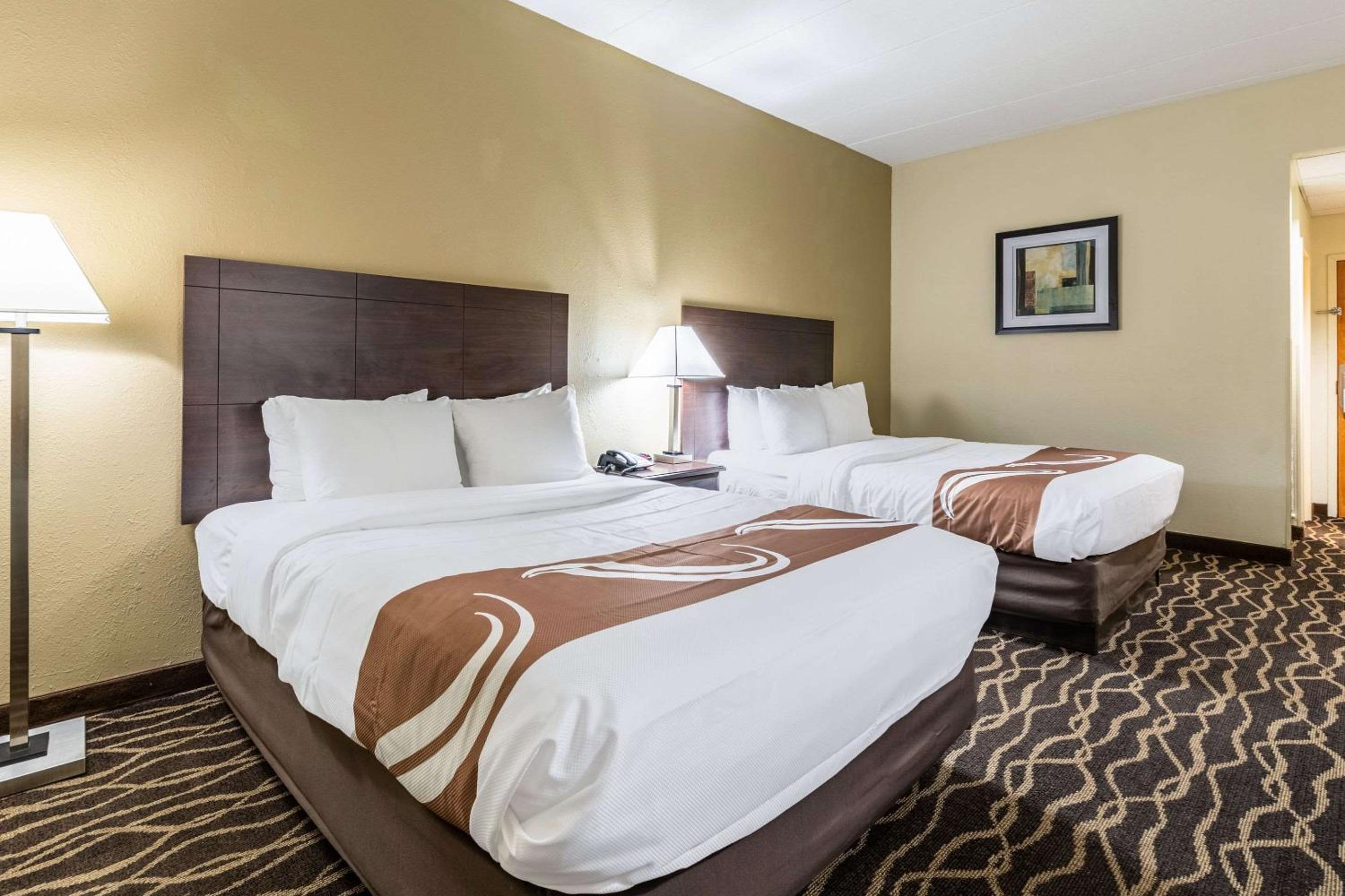 Queen Room with Two Queen Beds - Non-Smoking - Photo 1