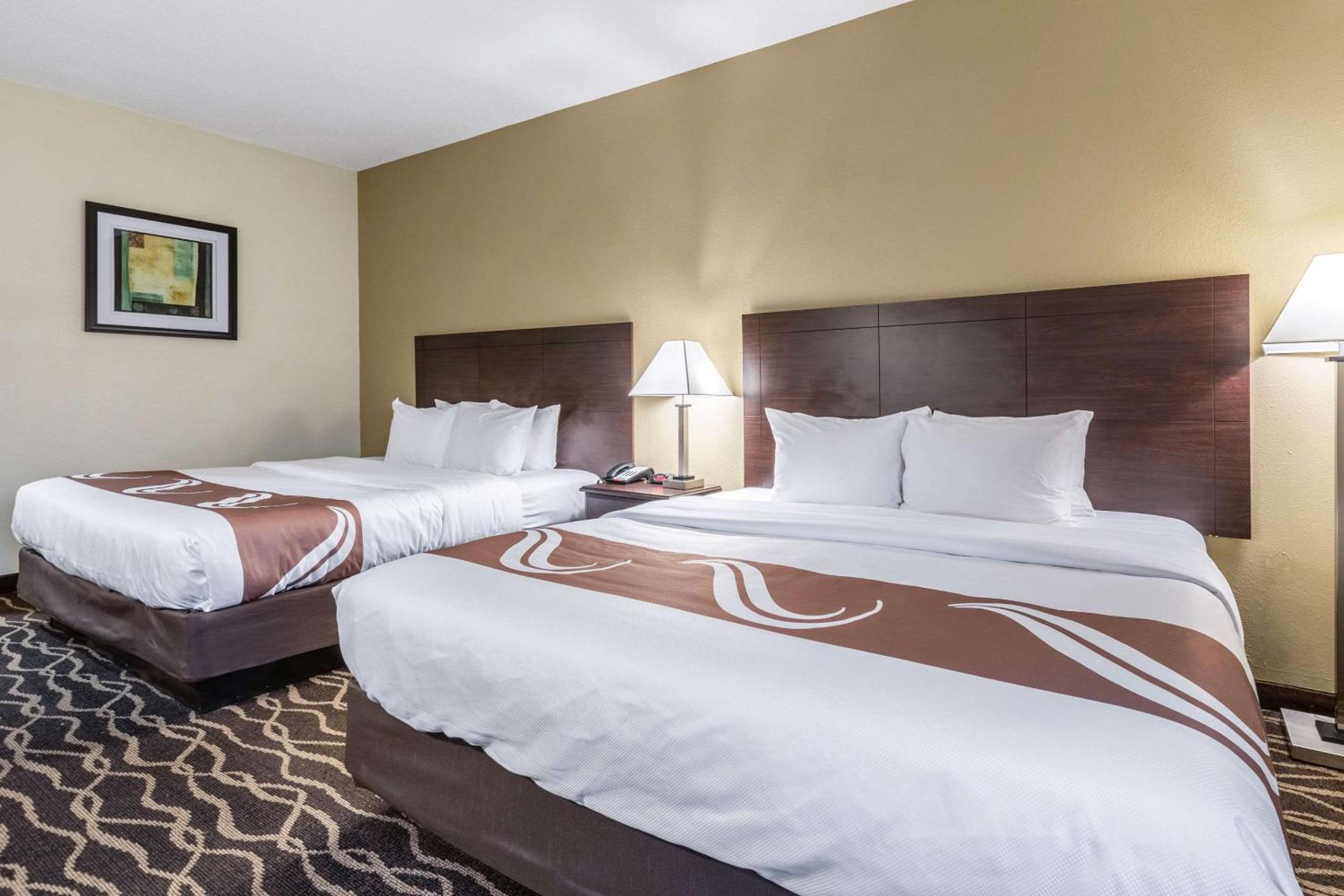 King Room with Two King Beds - Non-Smoking - Photo 2