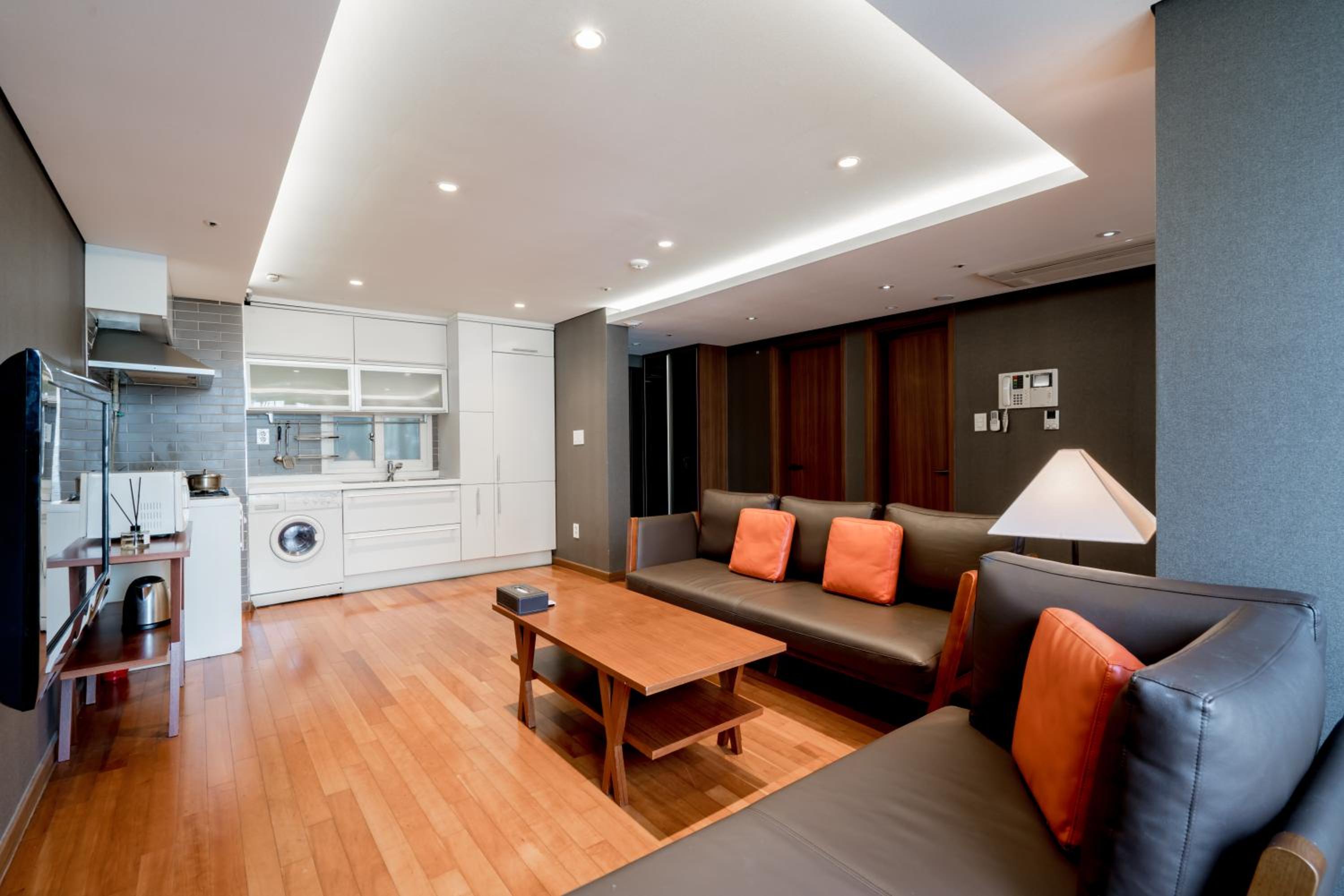 Two Bedroom Deluxe SUite - Photo 5
