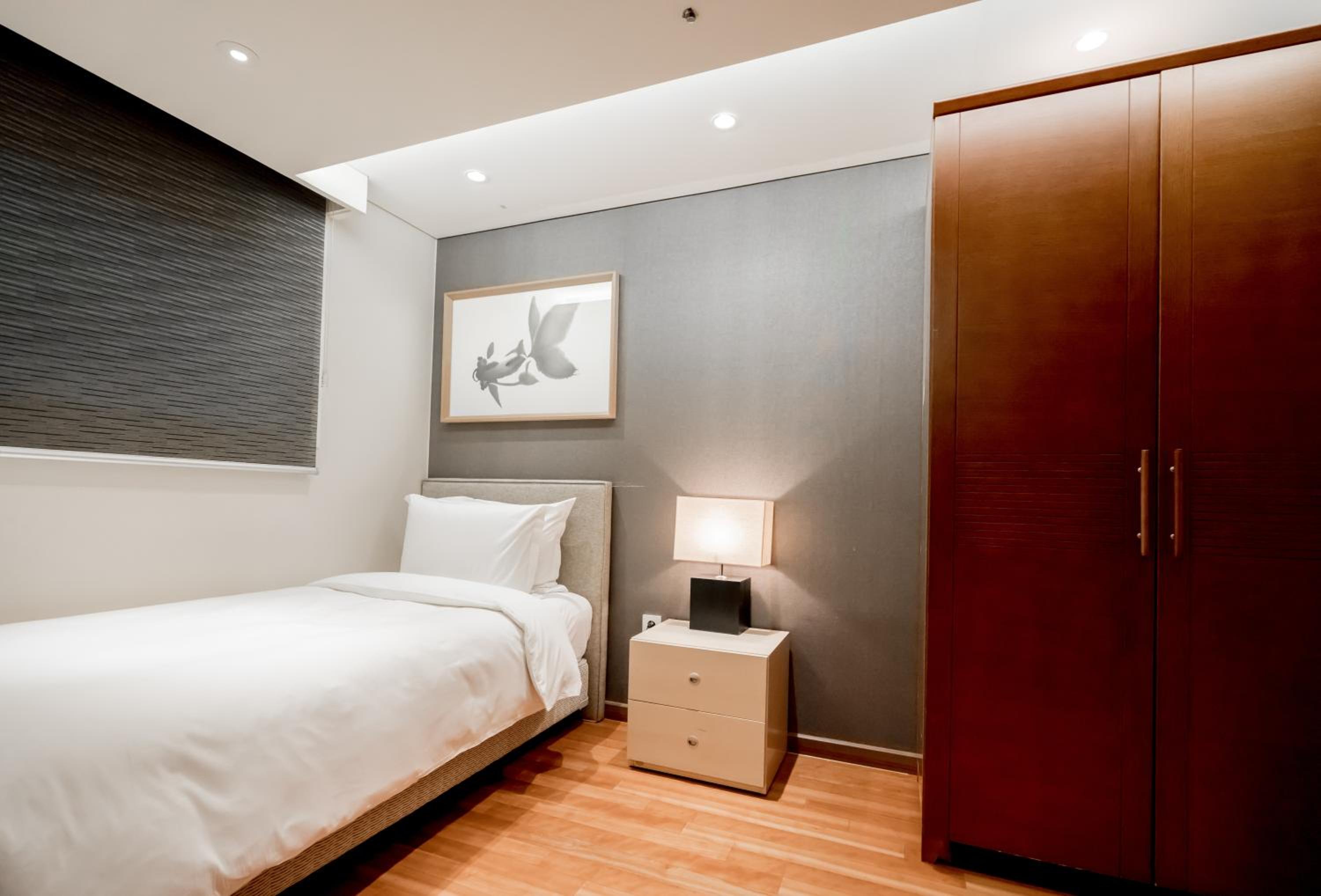 Two Bedroom Deluxe SUite - Photo 21