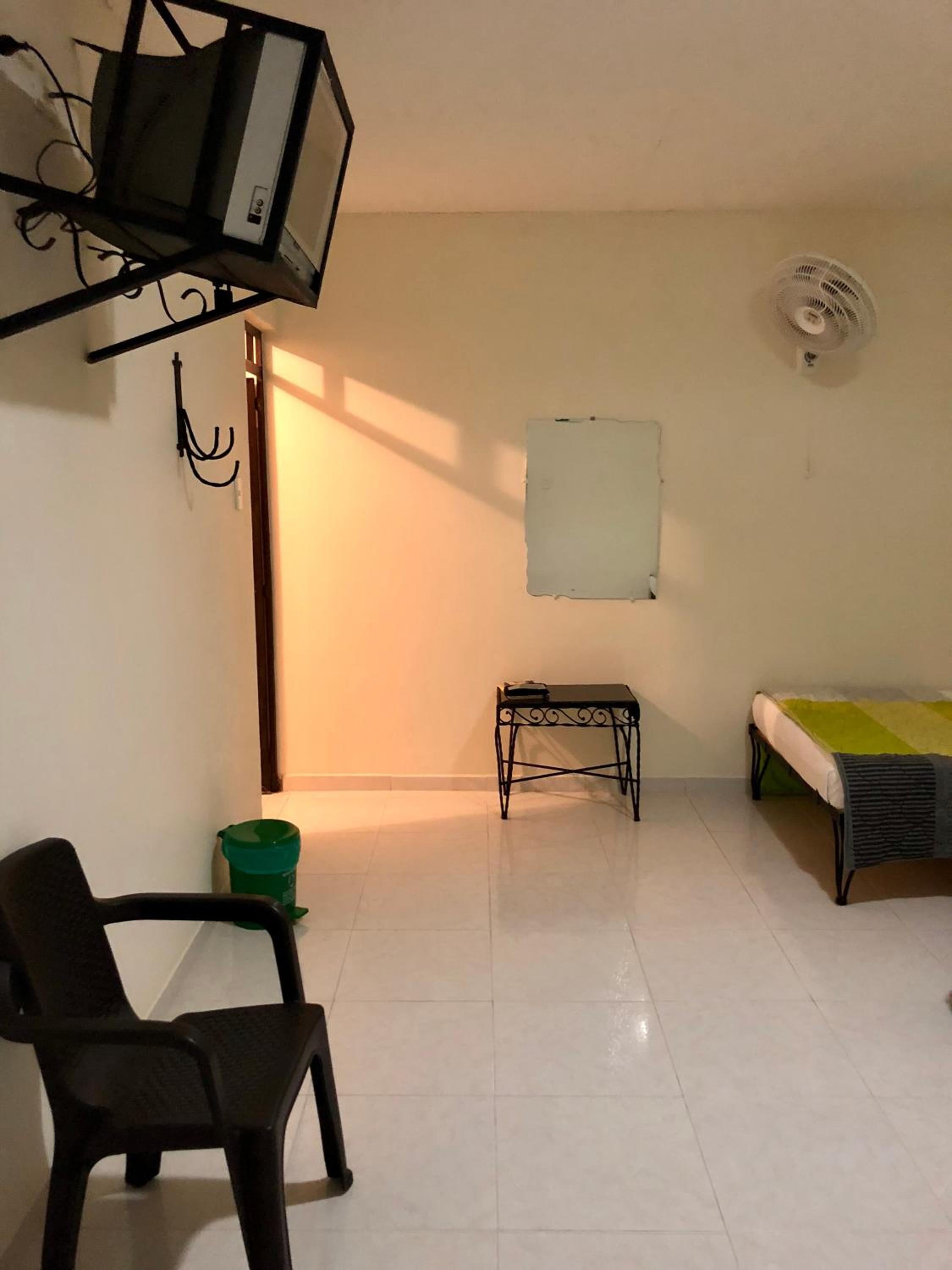 Single Room with Private Bathroom photo 2