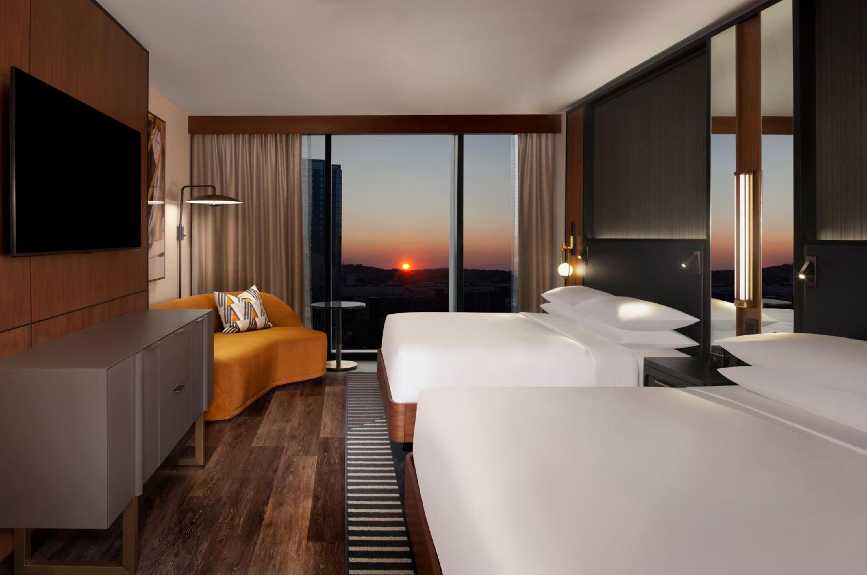 Queen Room with Two Queen Beds and View - Photo 1