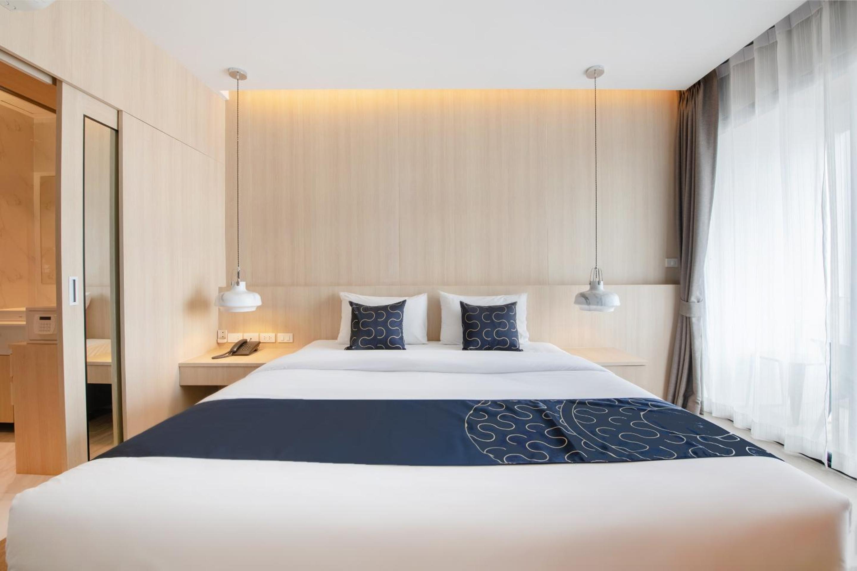 Deluxe Double Room with Sea View - Photo 1