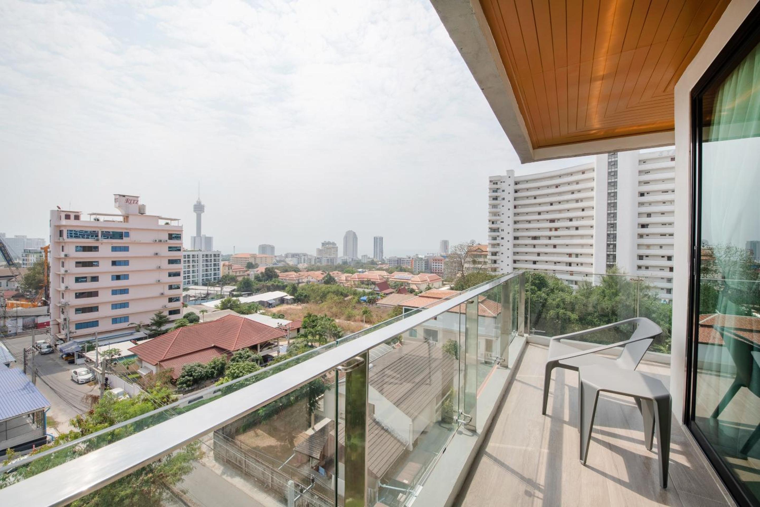 Deluxe Double Room with Balcony and Sea View photo 3