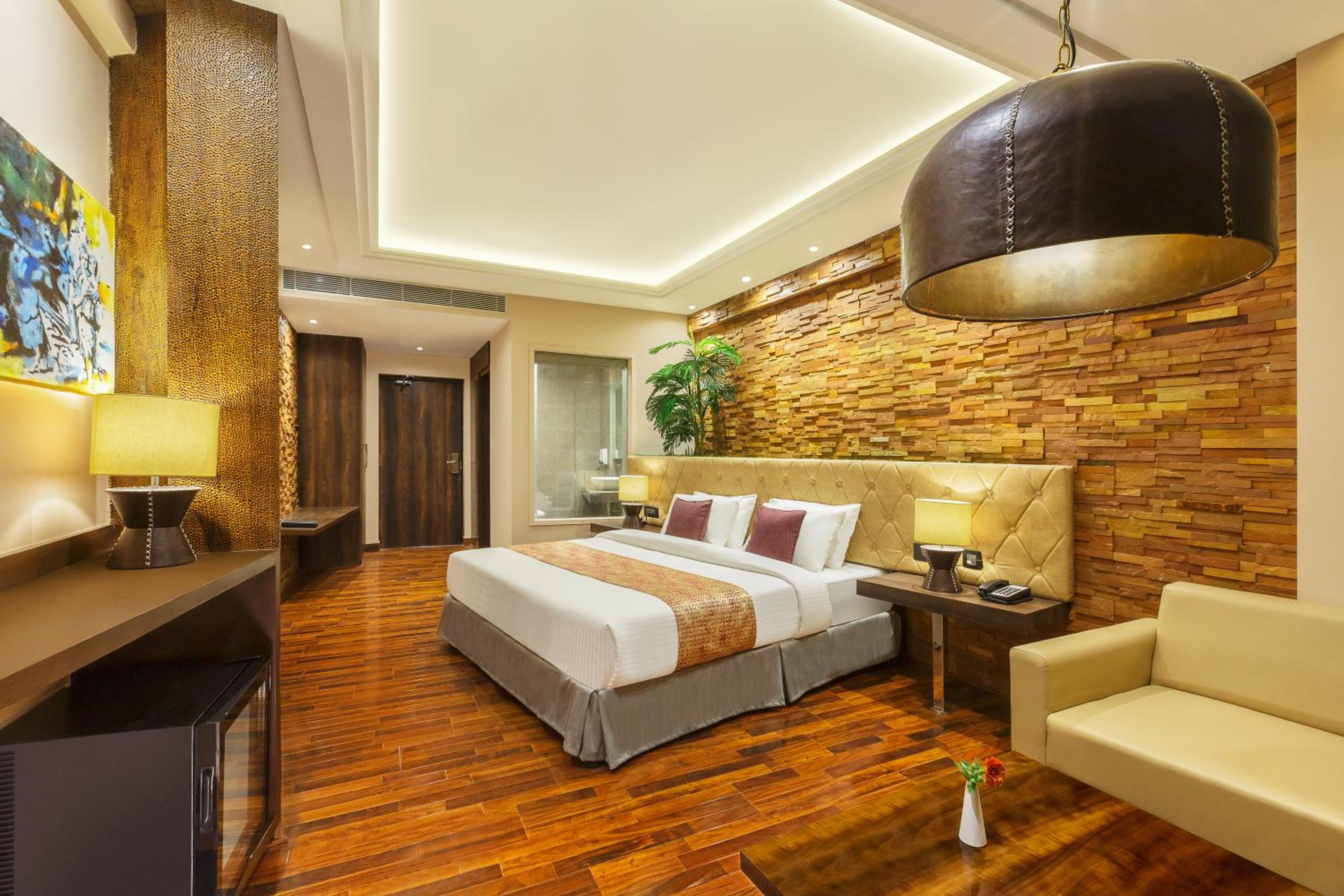 Premier Room with Balcony - Photo 1