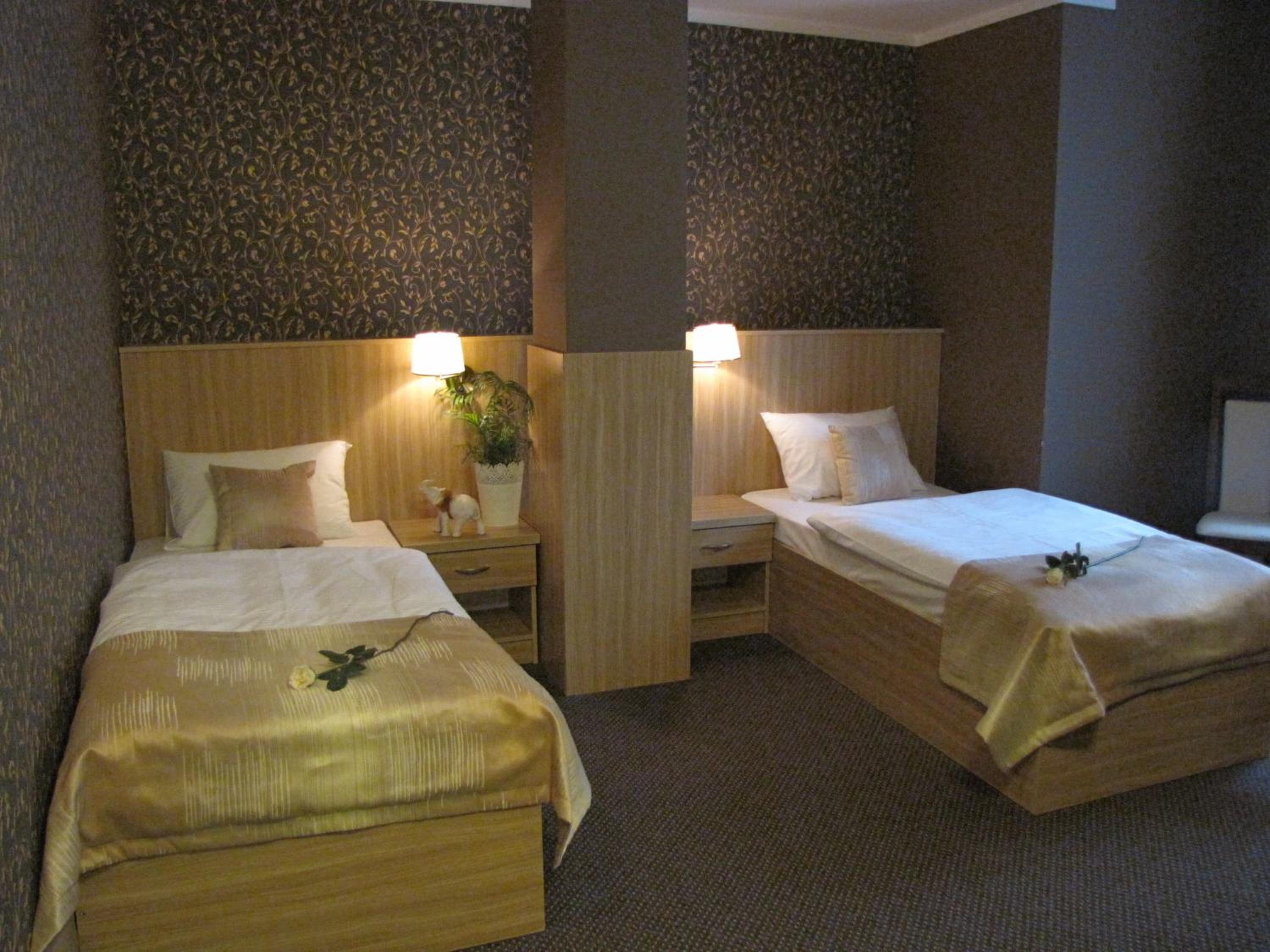 Twin Room - Photo 4