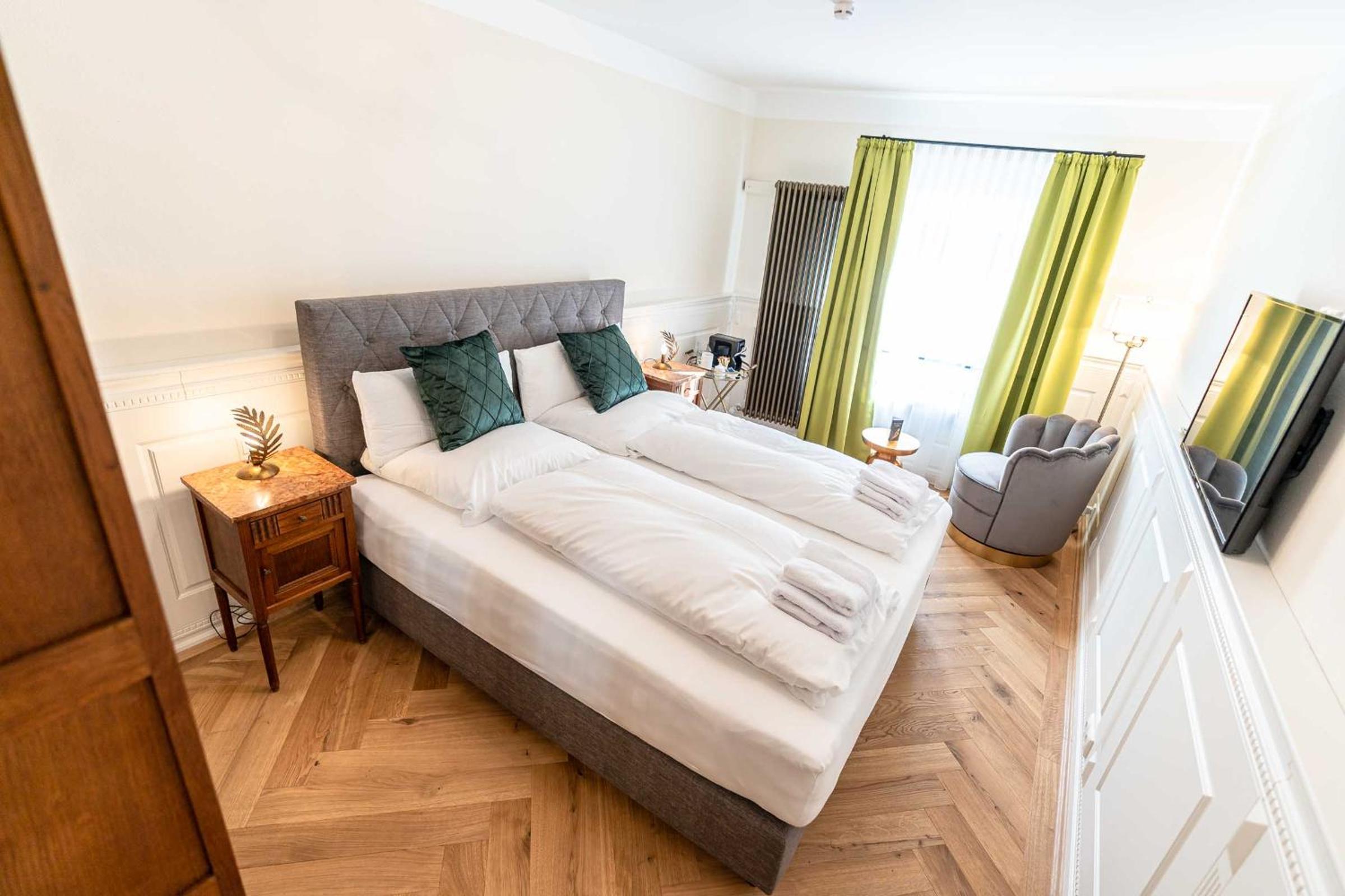 Budget Double Room - Photo 2
