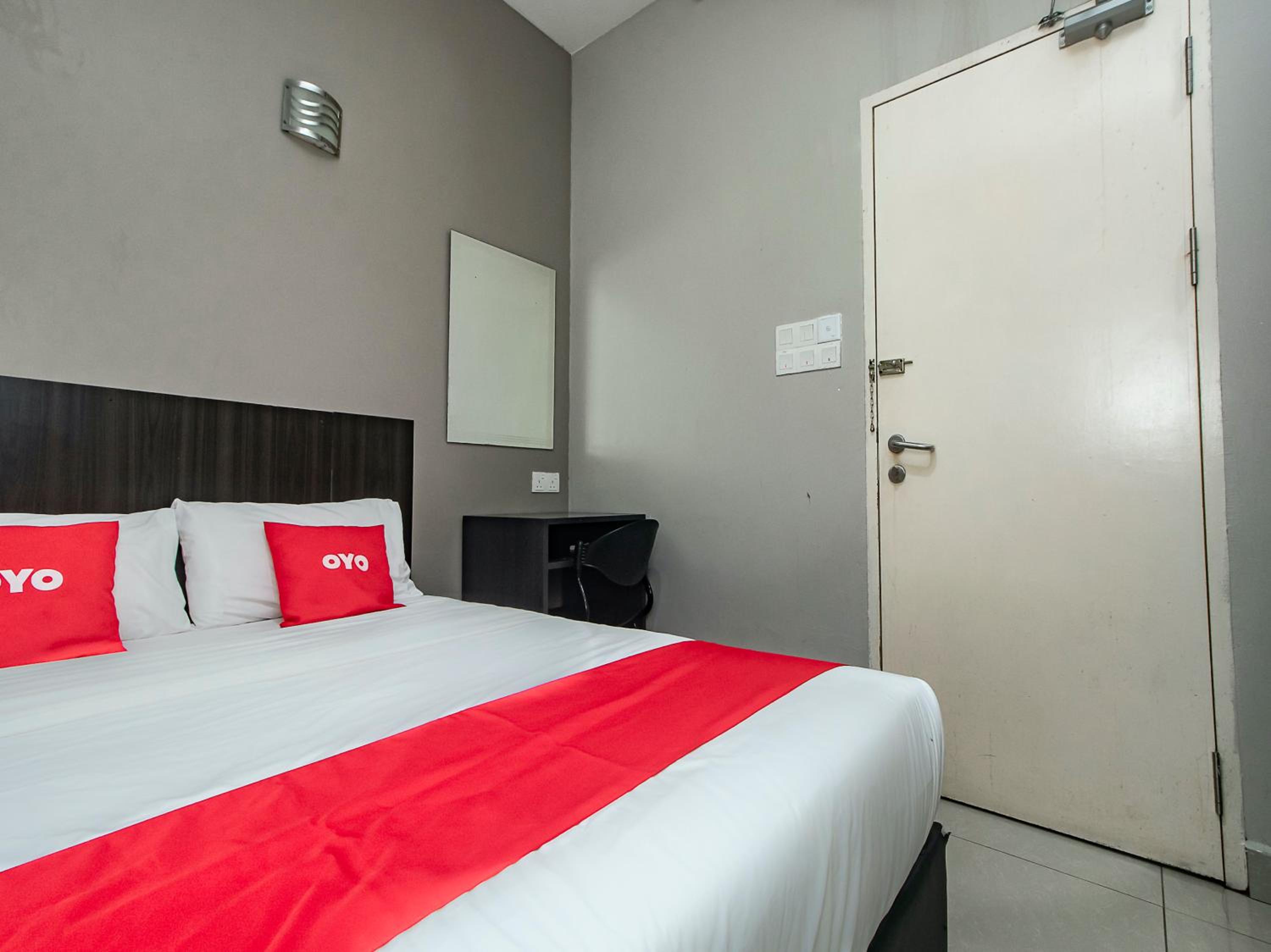 Standard Double Room - Photo 3