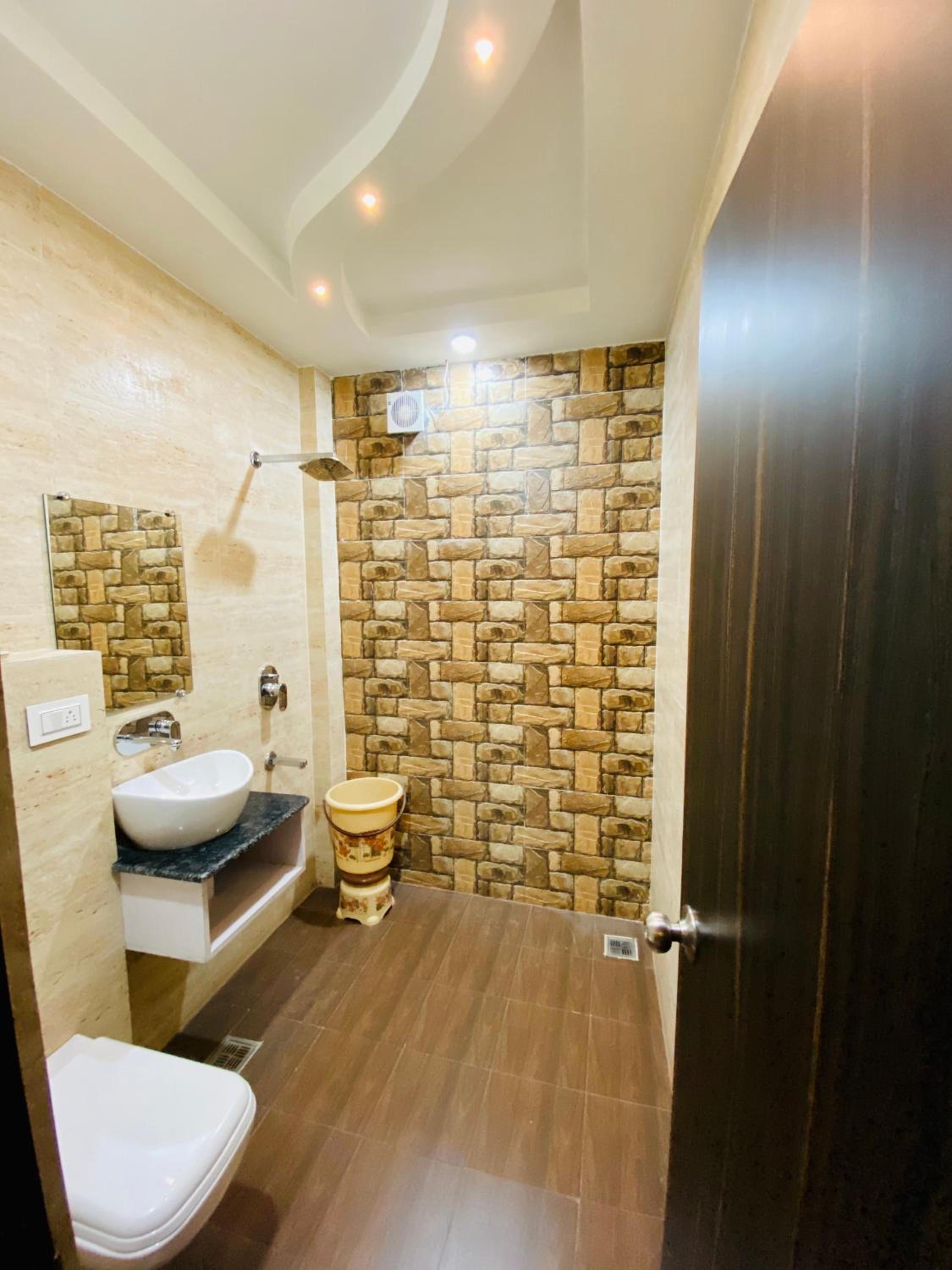 Deluxe Family Room - Photo 11
