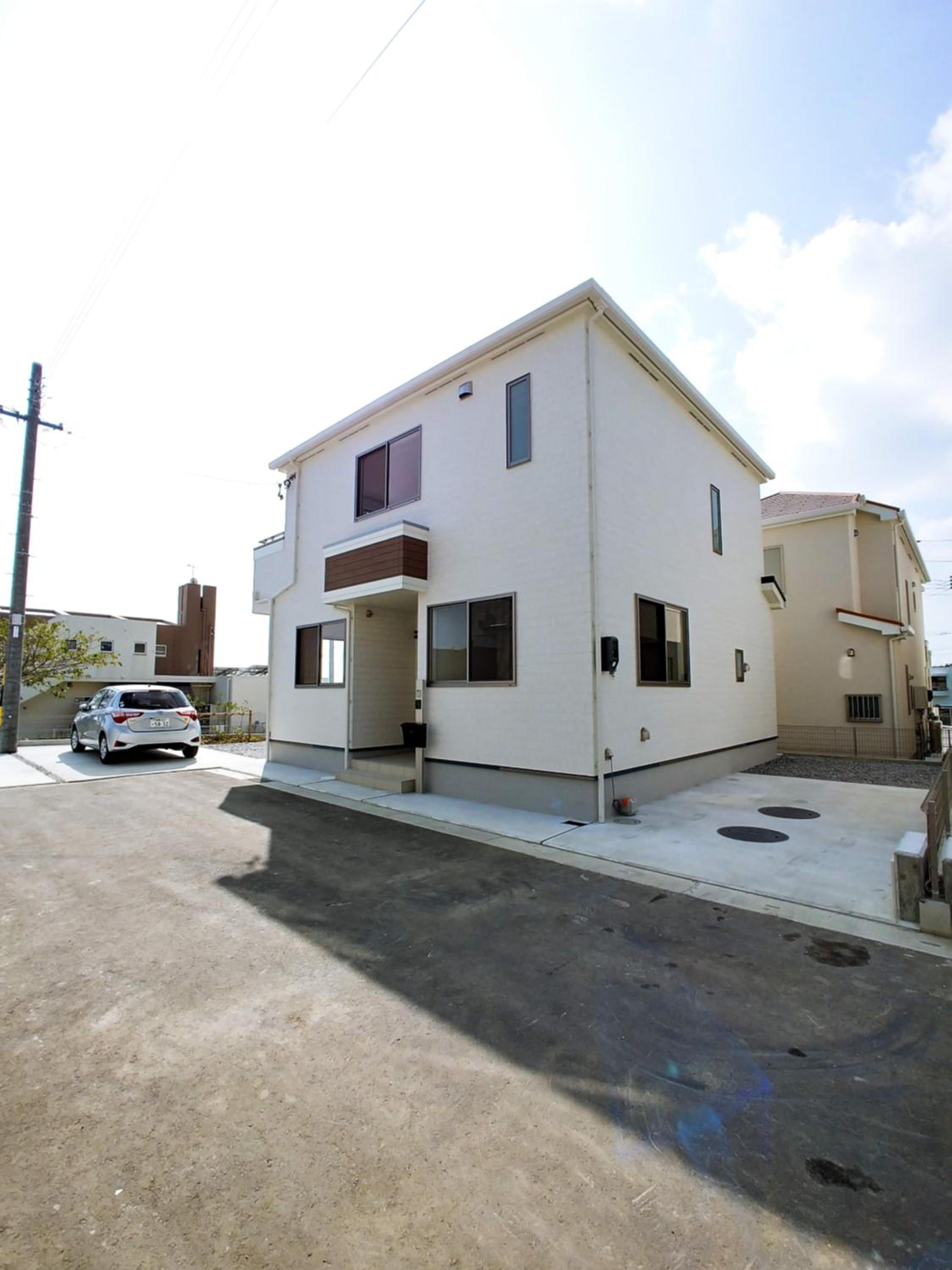 Four-Bedroom House - Photo 6