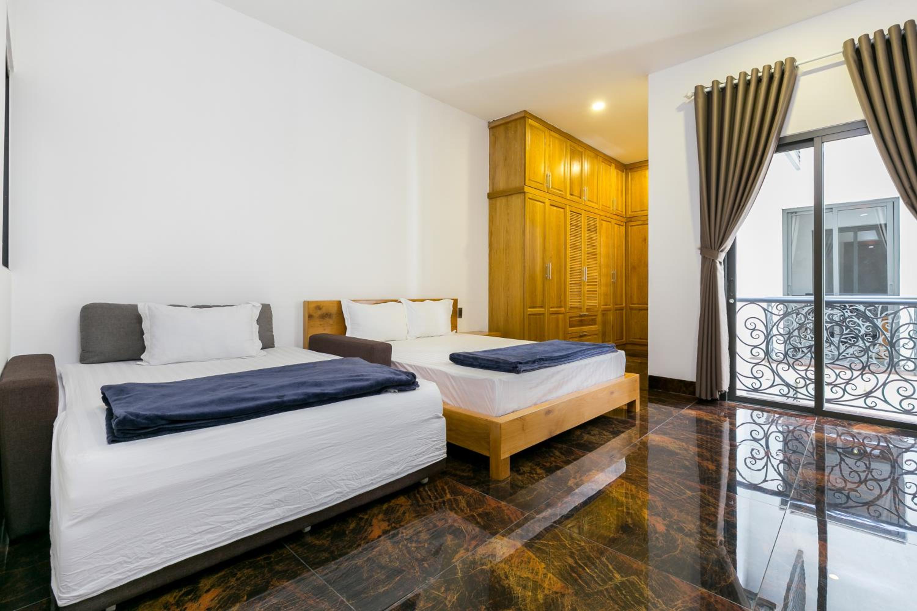 One-Bedroom Apartment