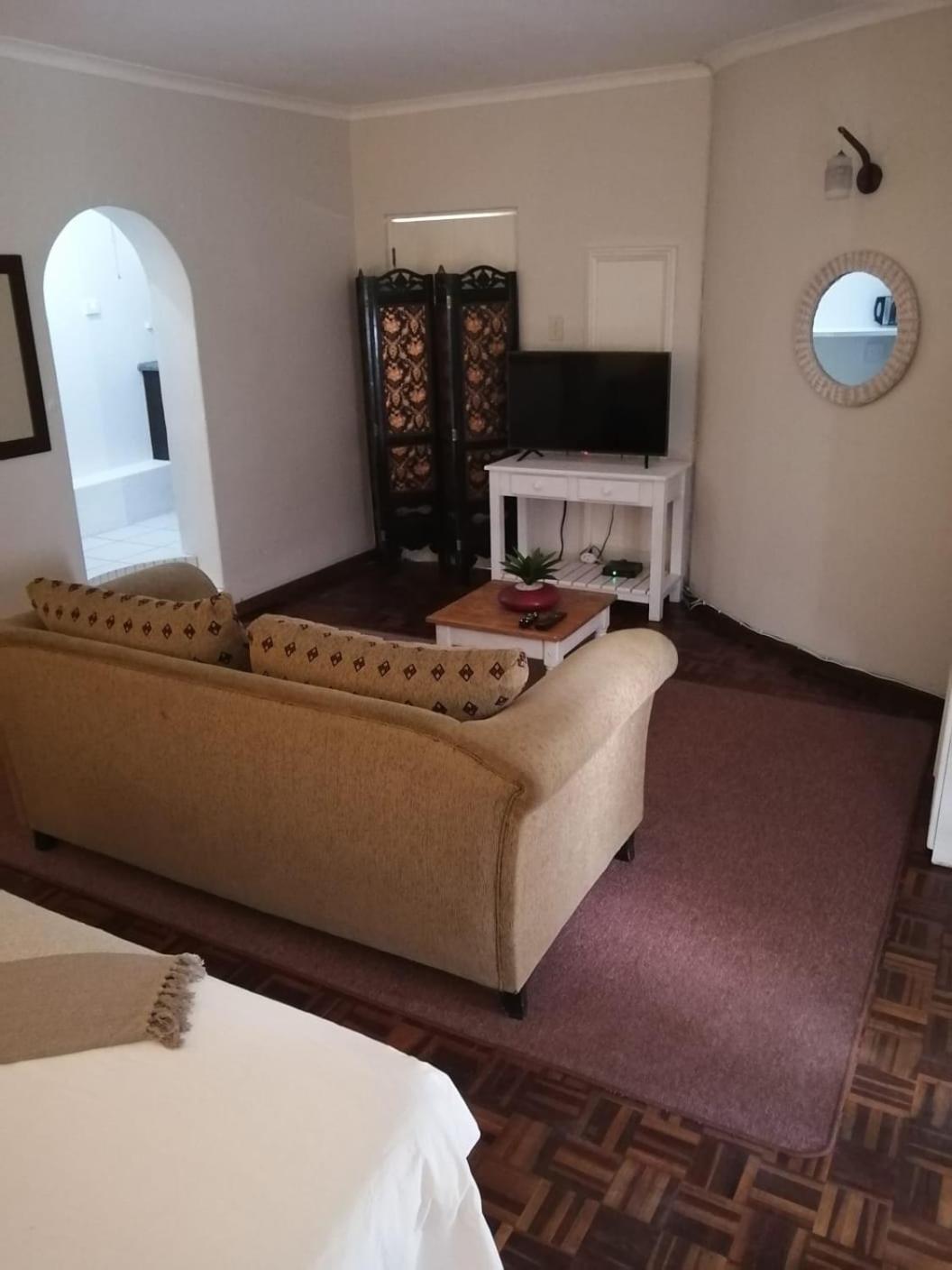 Large Twin Room photo 3