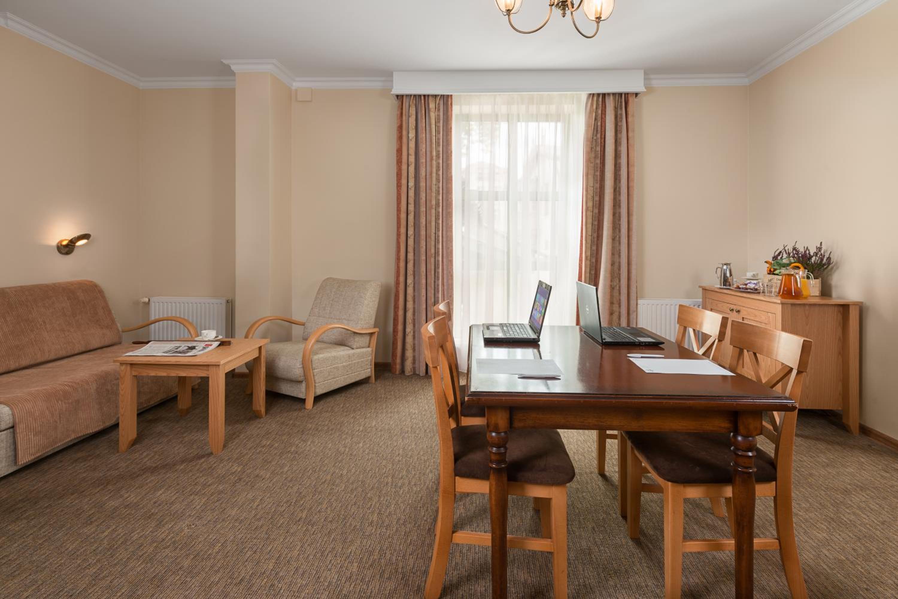 Family Room - Photo 12