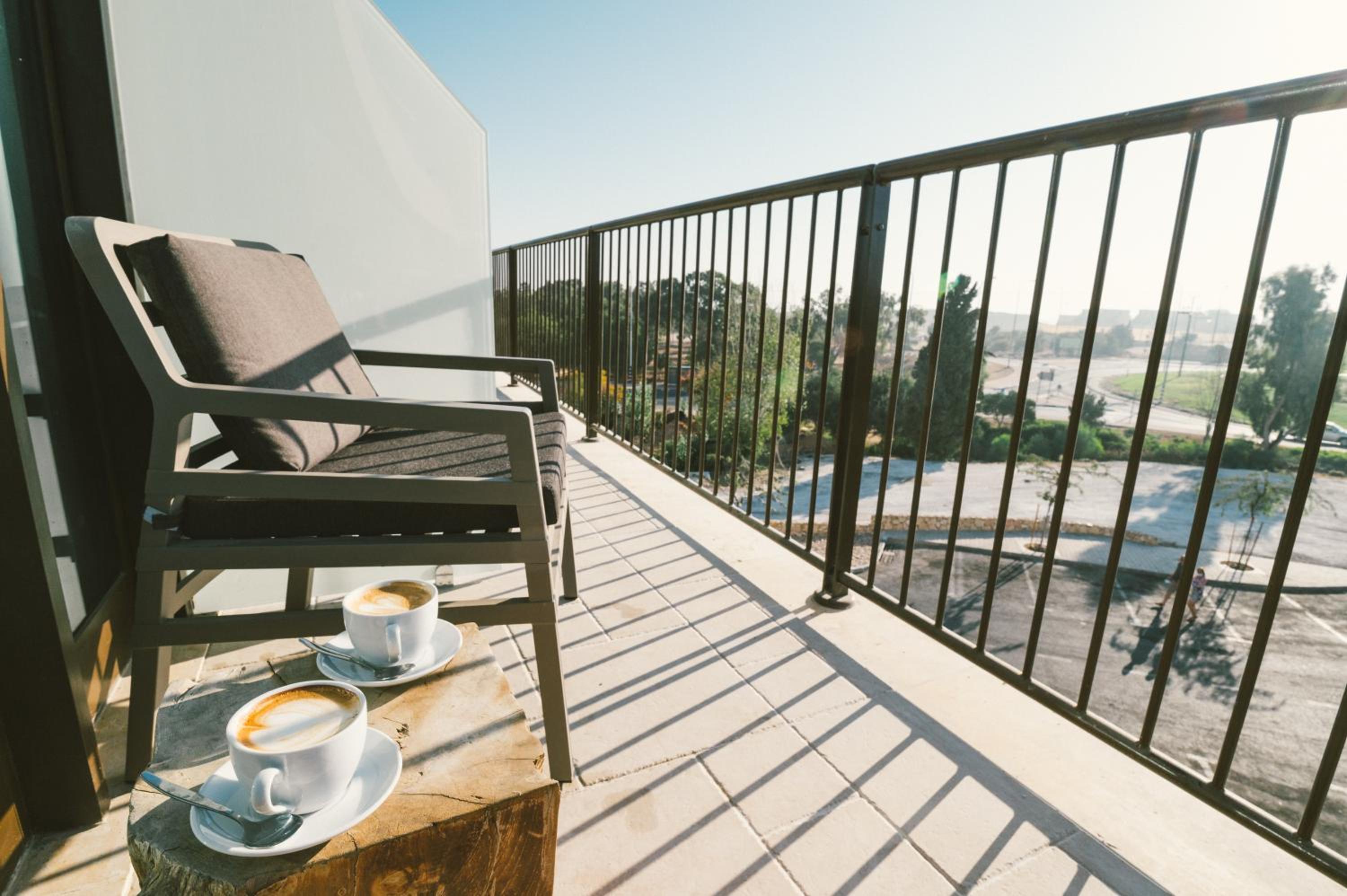 Double or Twin Room with Balcony - Photo 3