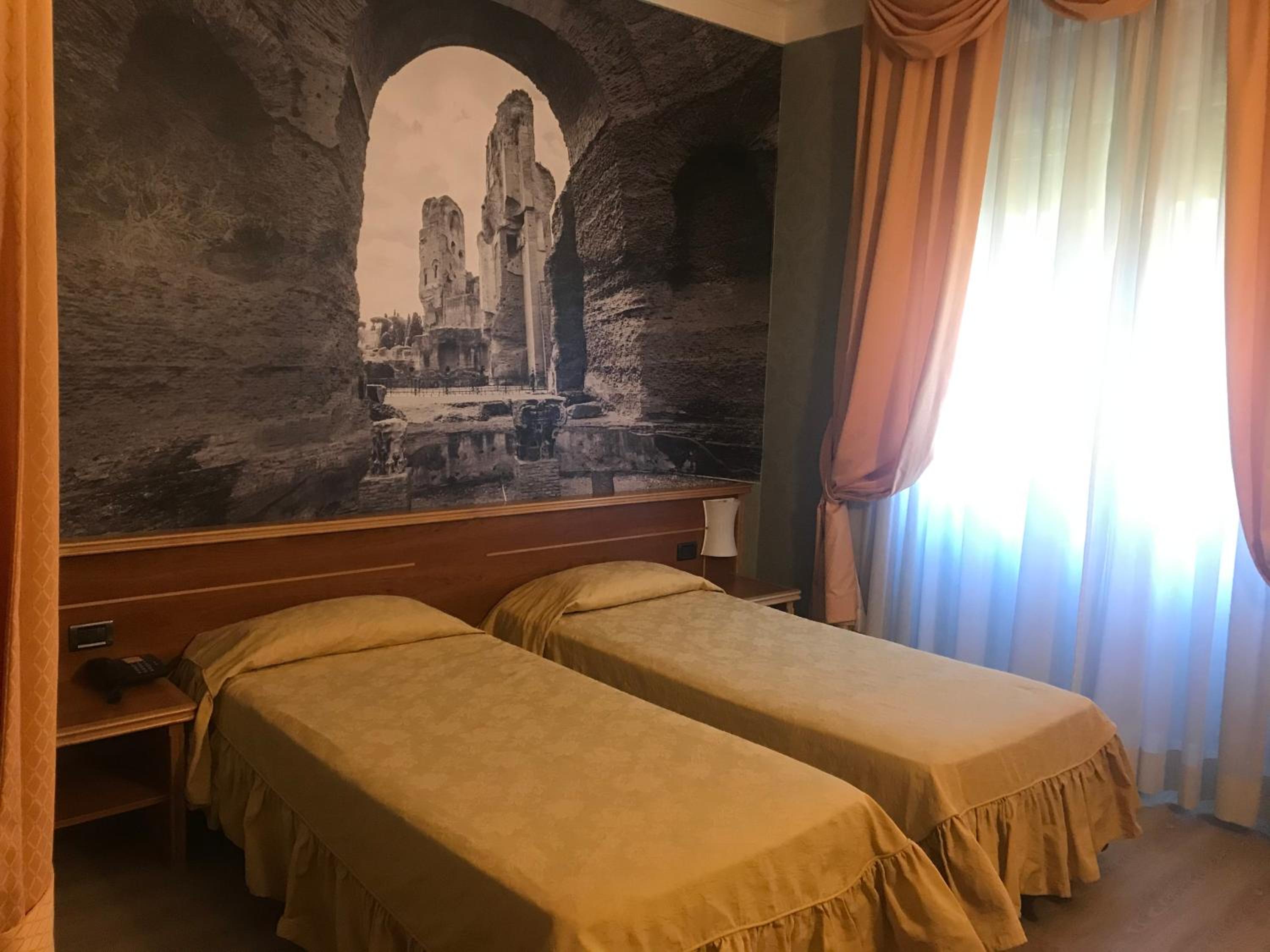 Standard Double or Twin Room photo 1