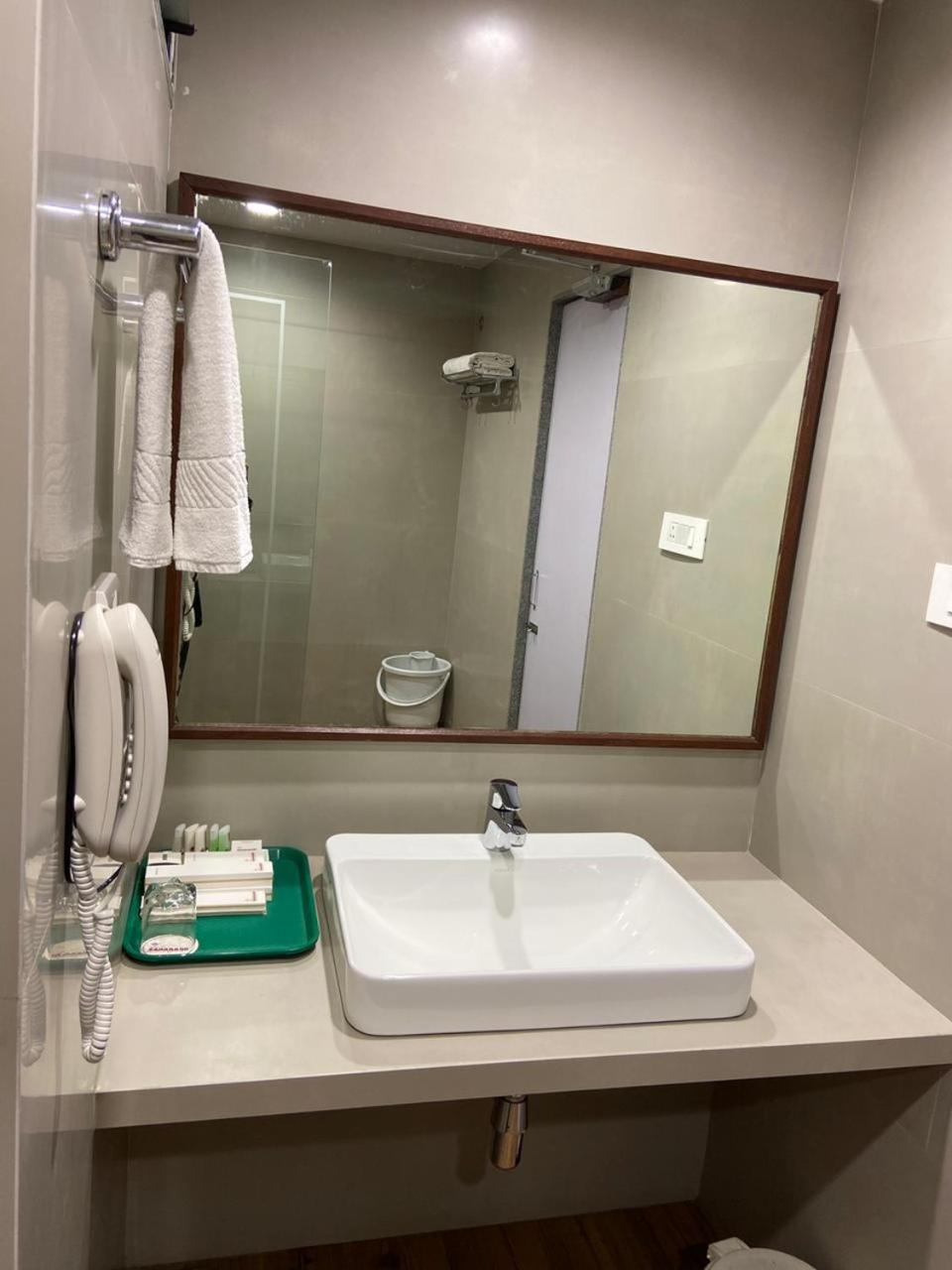 Large Double or Twin Room - Photo 8