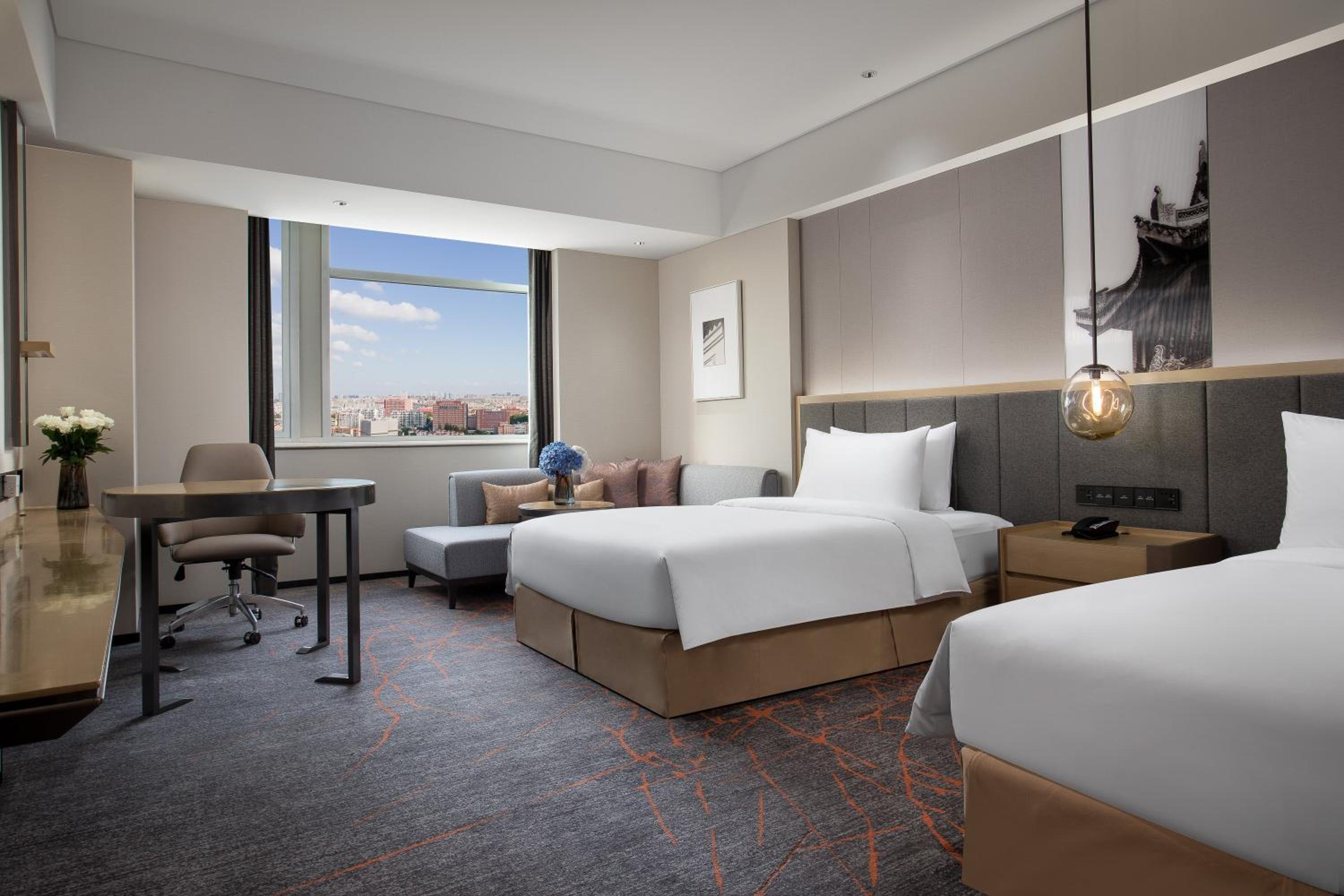 Standard Twin Room with Lounge Access thumbnail 5