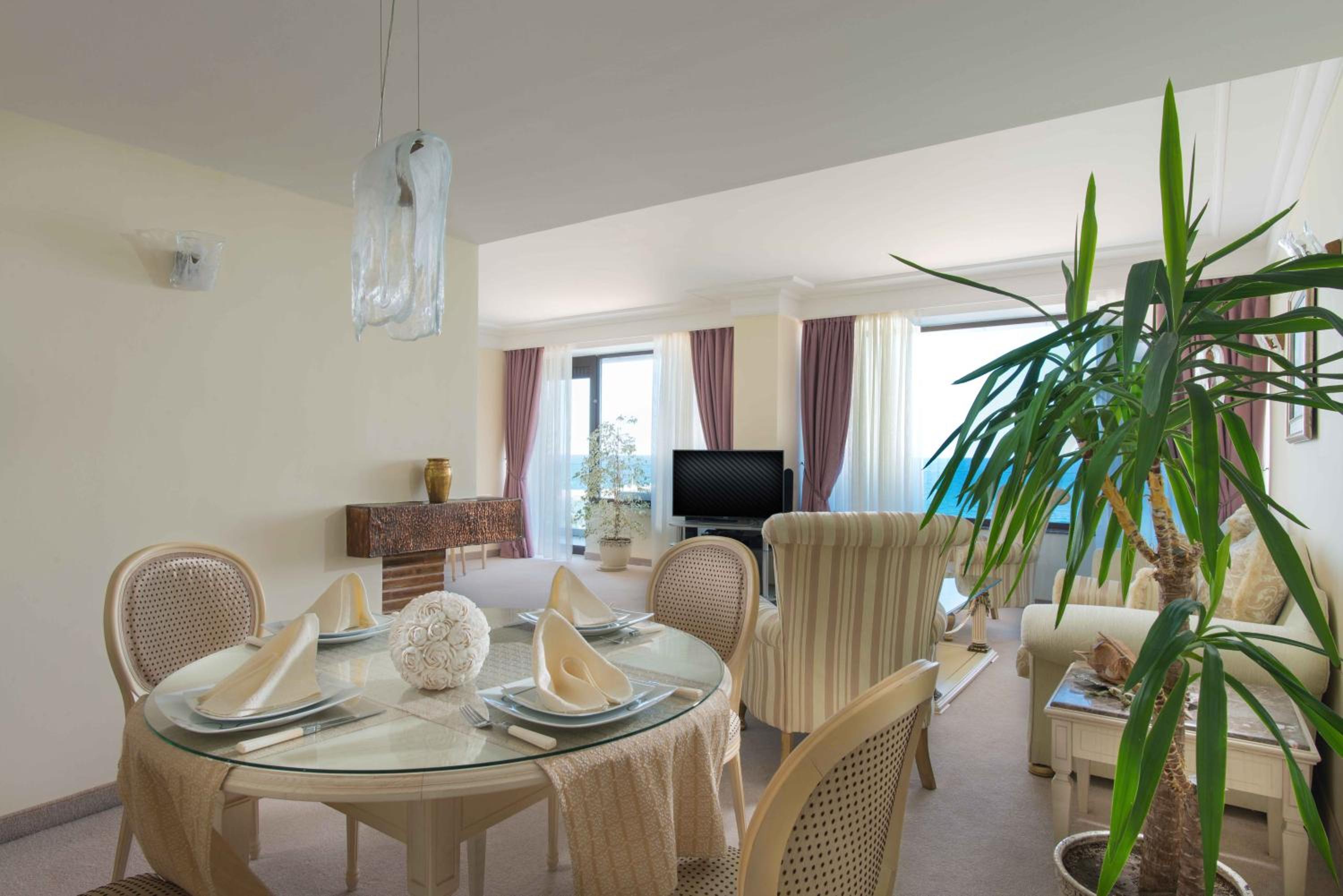 Superior Suite with Balcony and Sea View