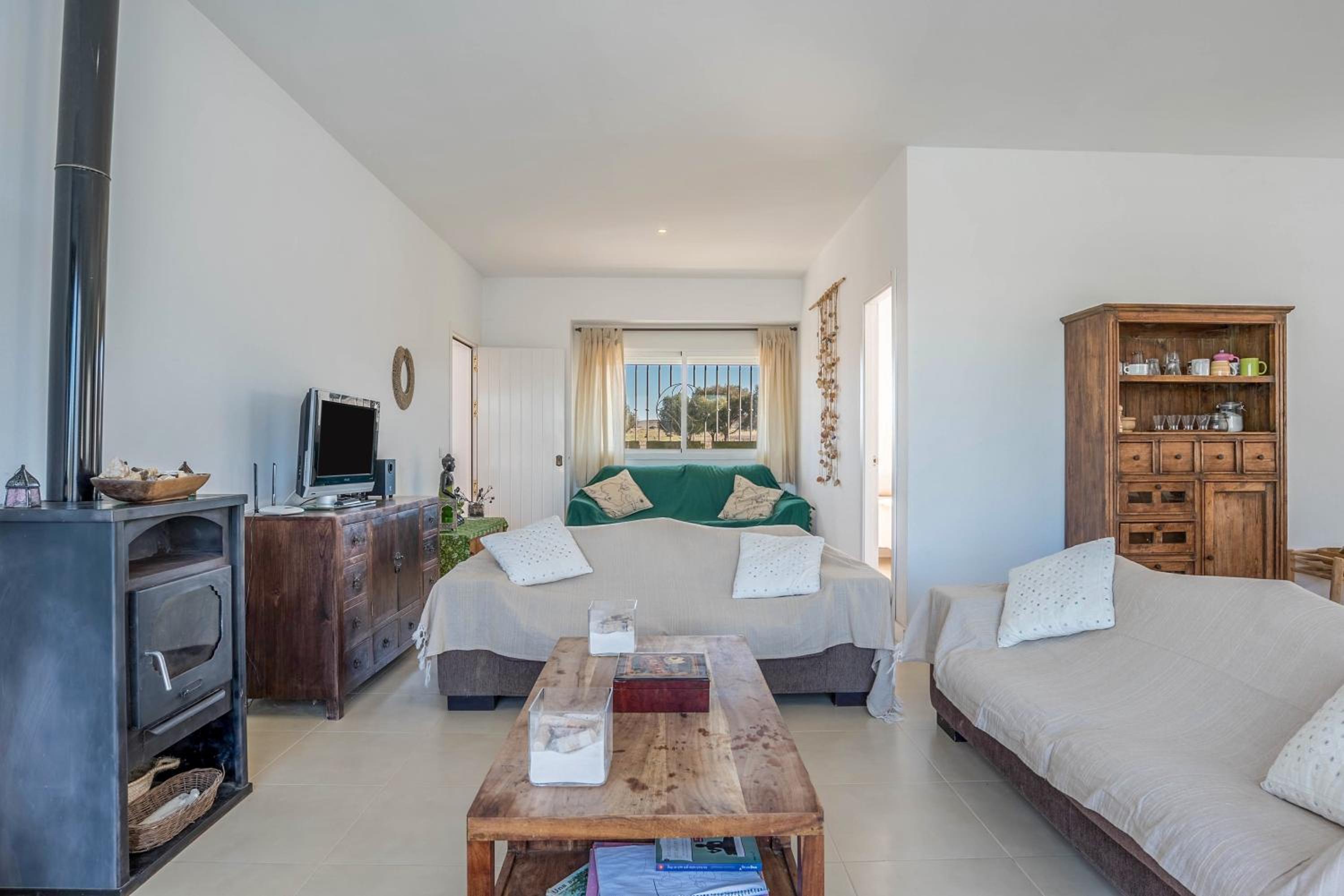 Two-Bedroom House - Photo 9