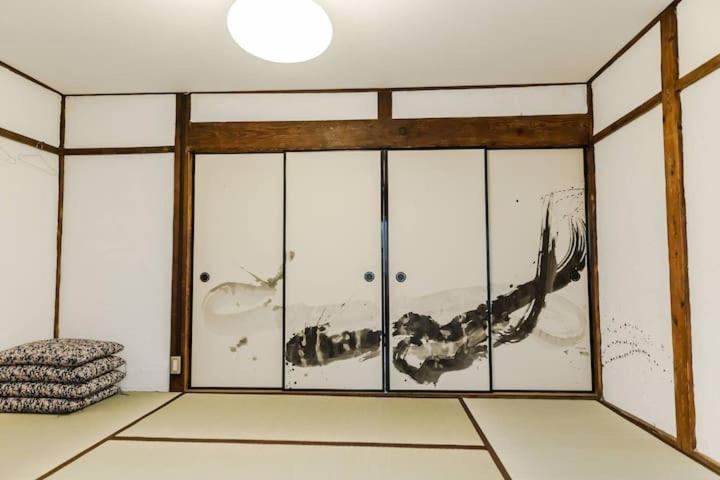 Economy Triple Room with Shared Bathroom photo 3