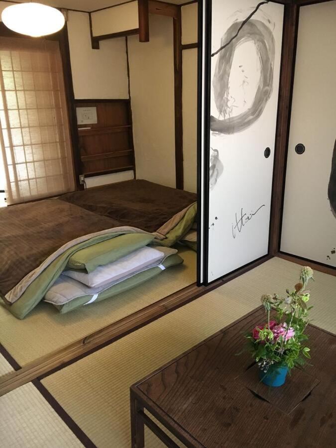 Economy Triple Room with Shared Bathroom