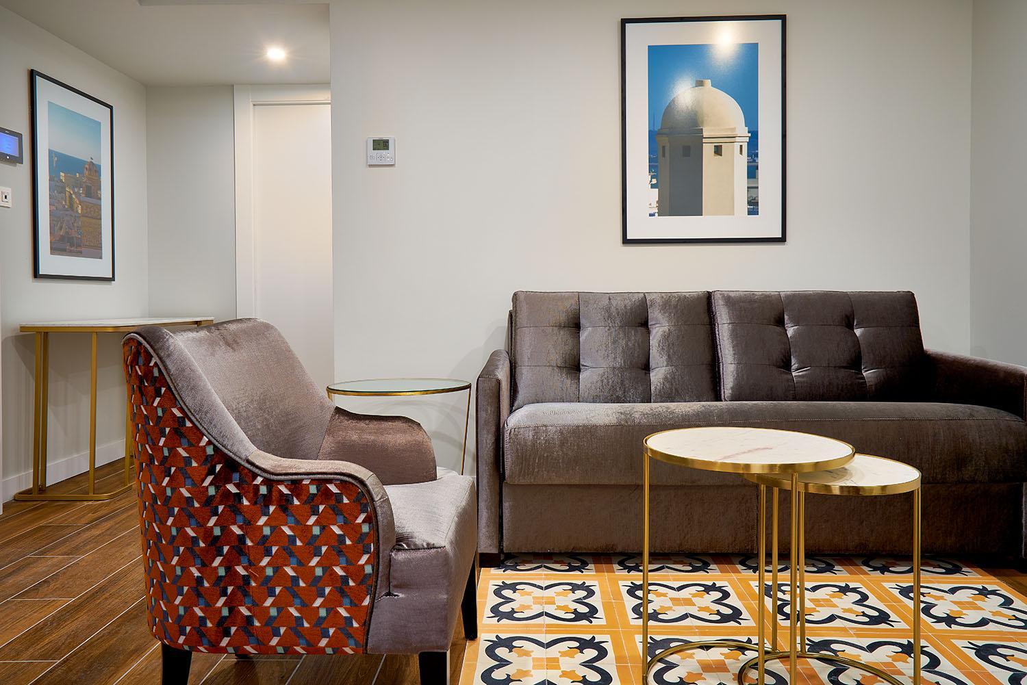 One-Bedroom Apartment - Photo 12