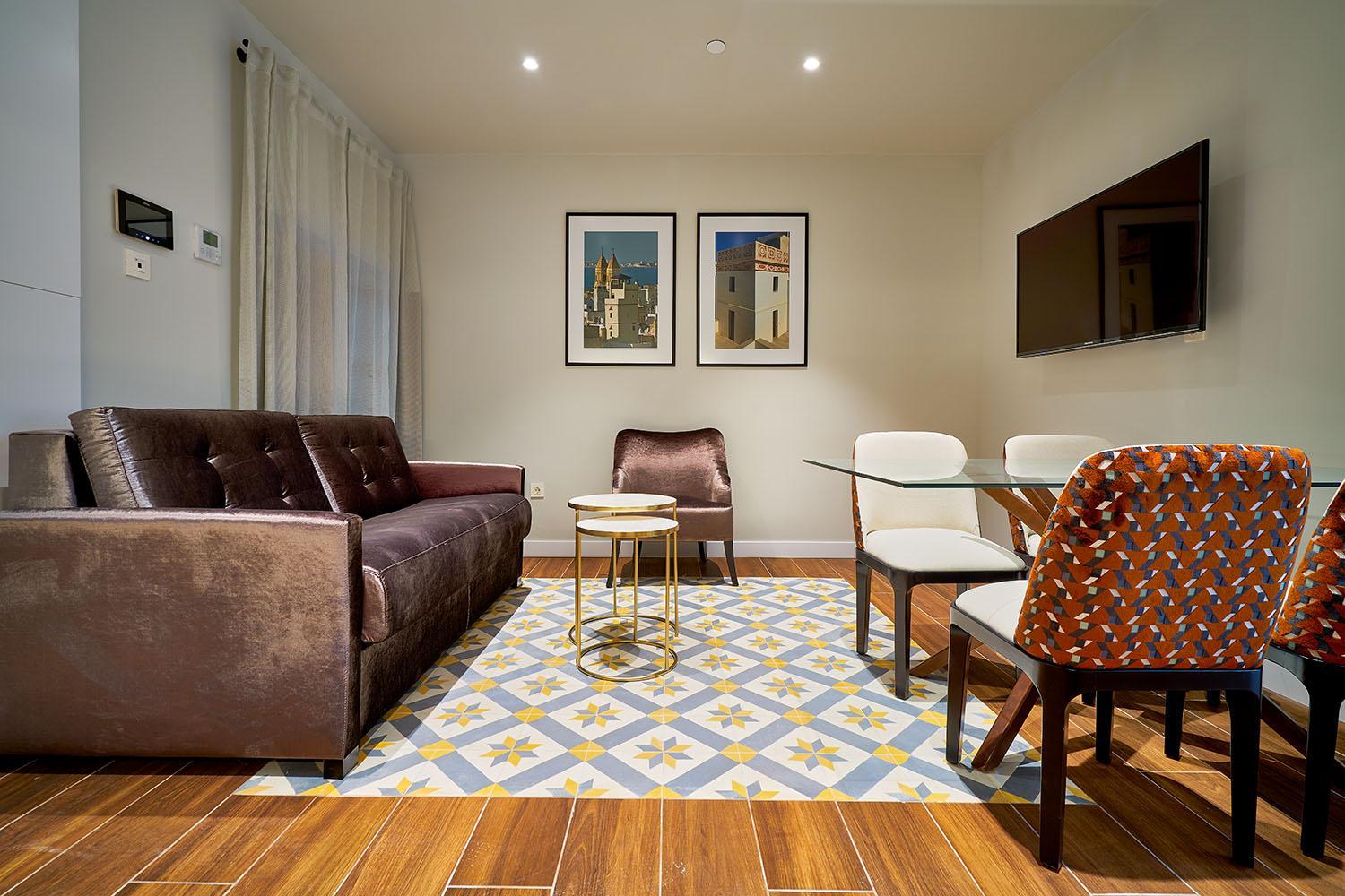 One-Bedroom Apartment - Photo 3