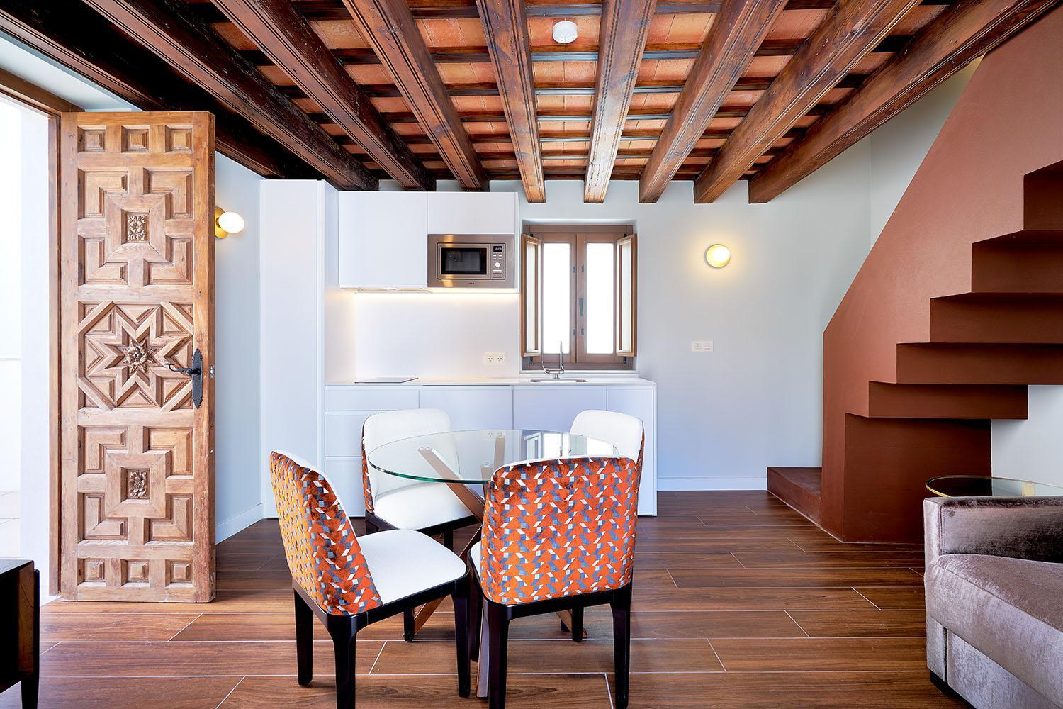 Penthouse Apartment - Photo 7