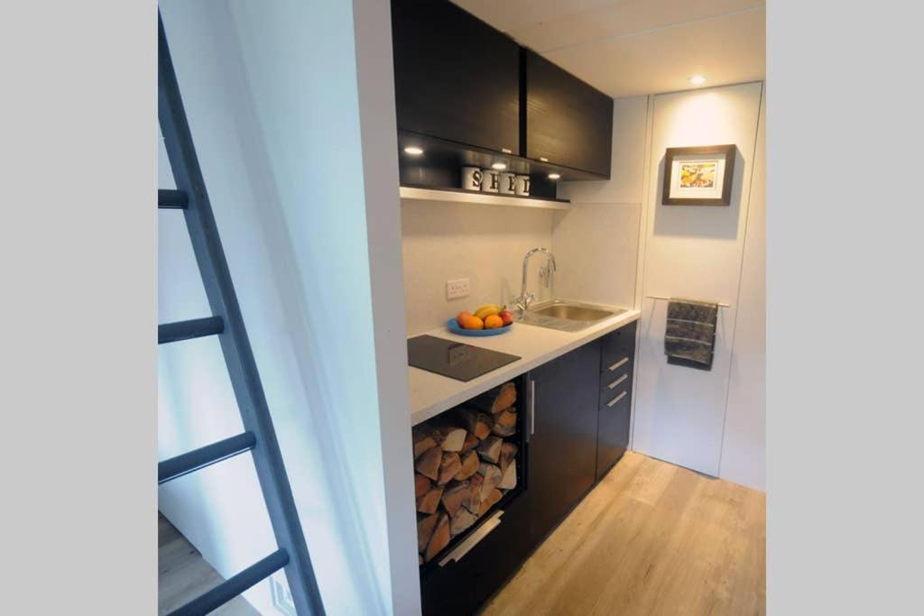 One-Bedroom Apartment - Photo 11