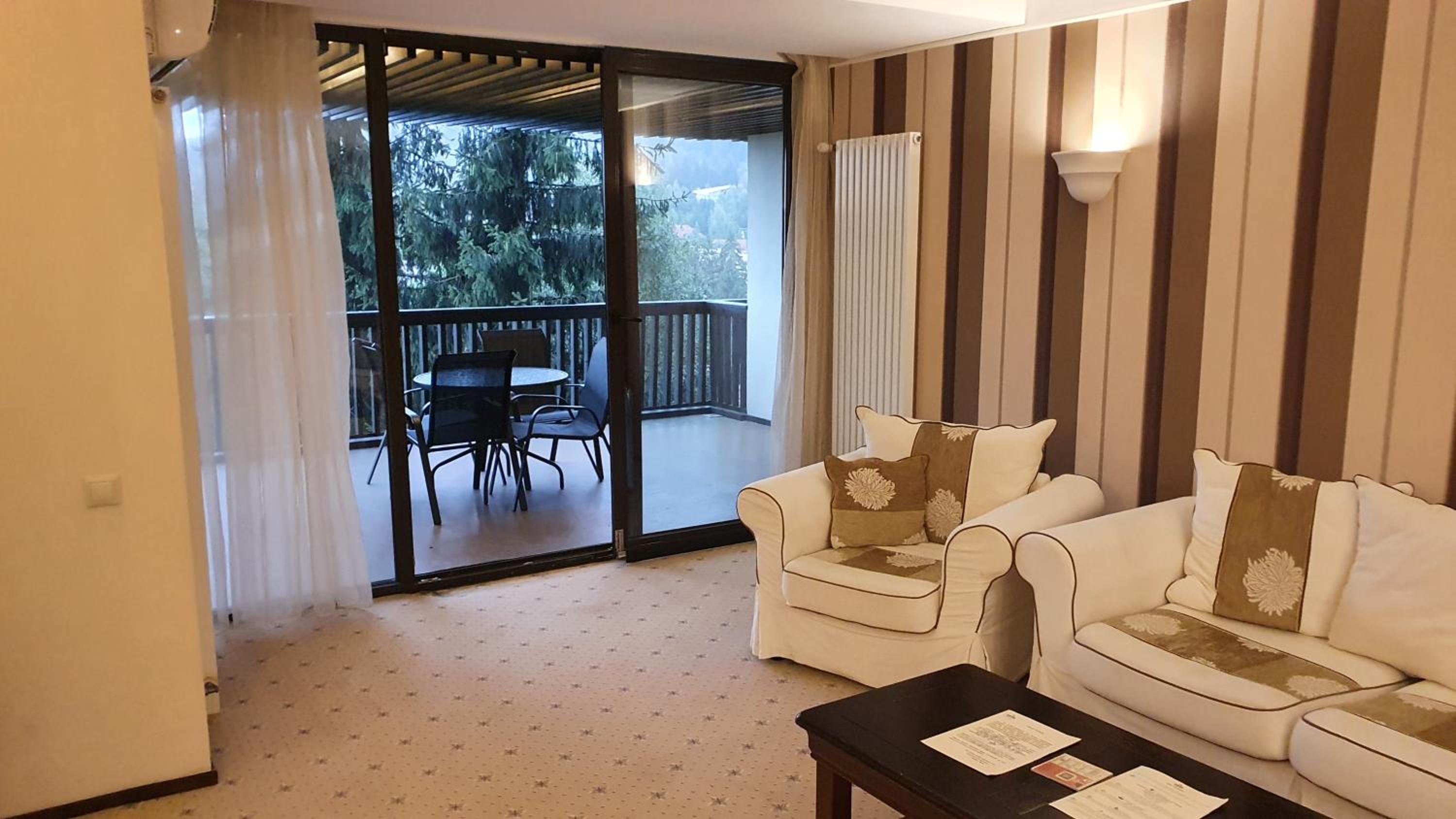 Apartment with Mountain View - Photo 5