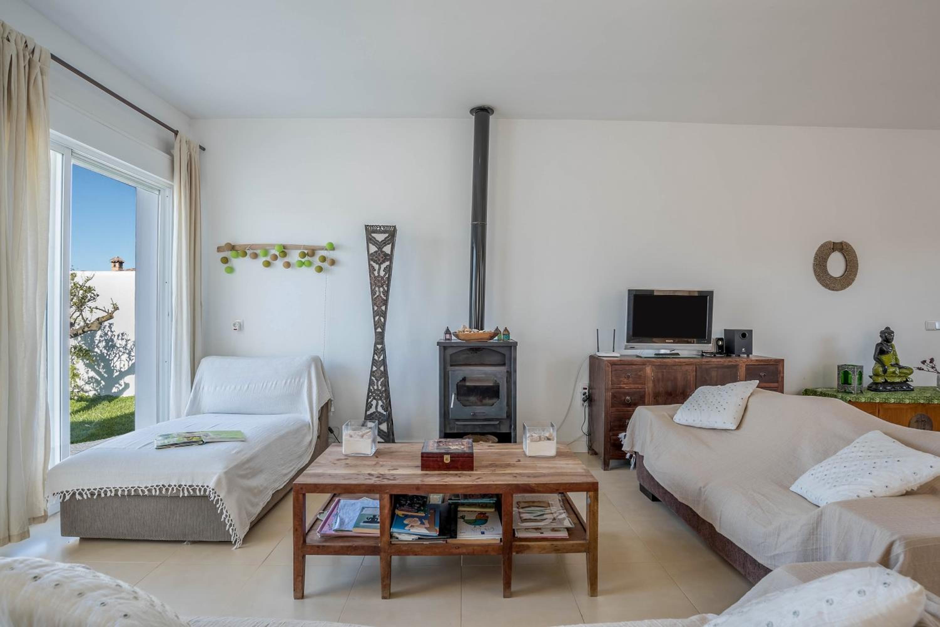Two-Bedroom House - Photo 6