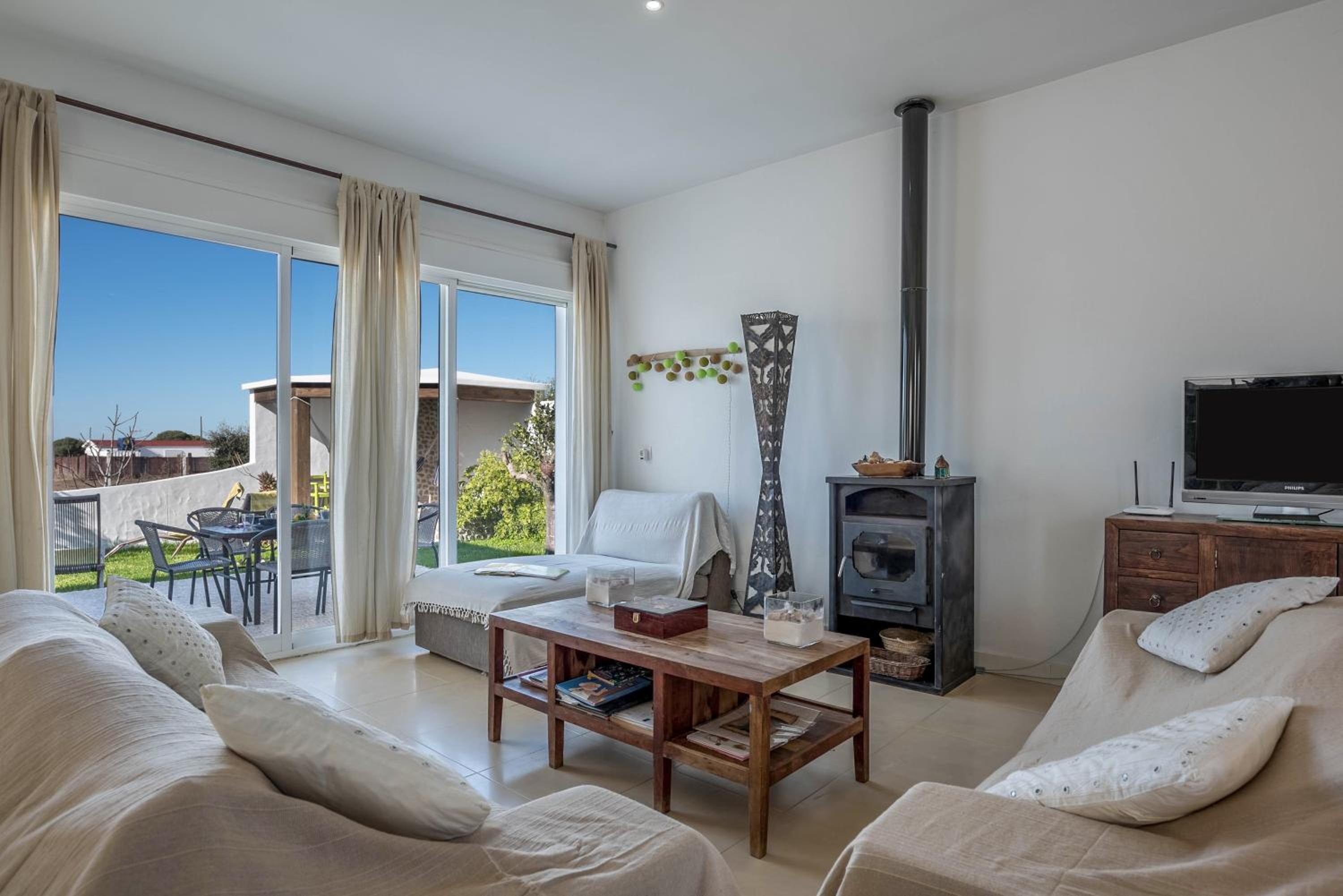 Two-Bedroom House - Photo 1