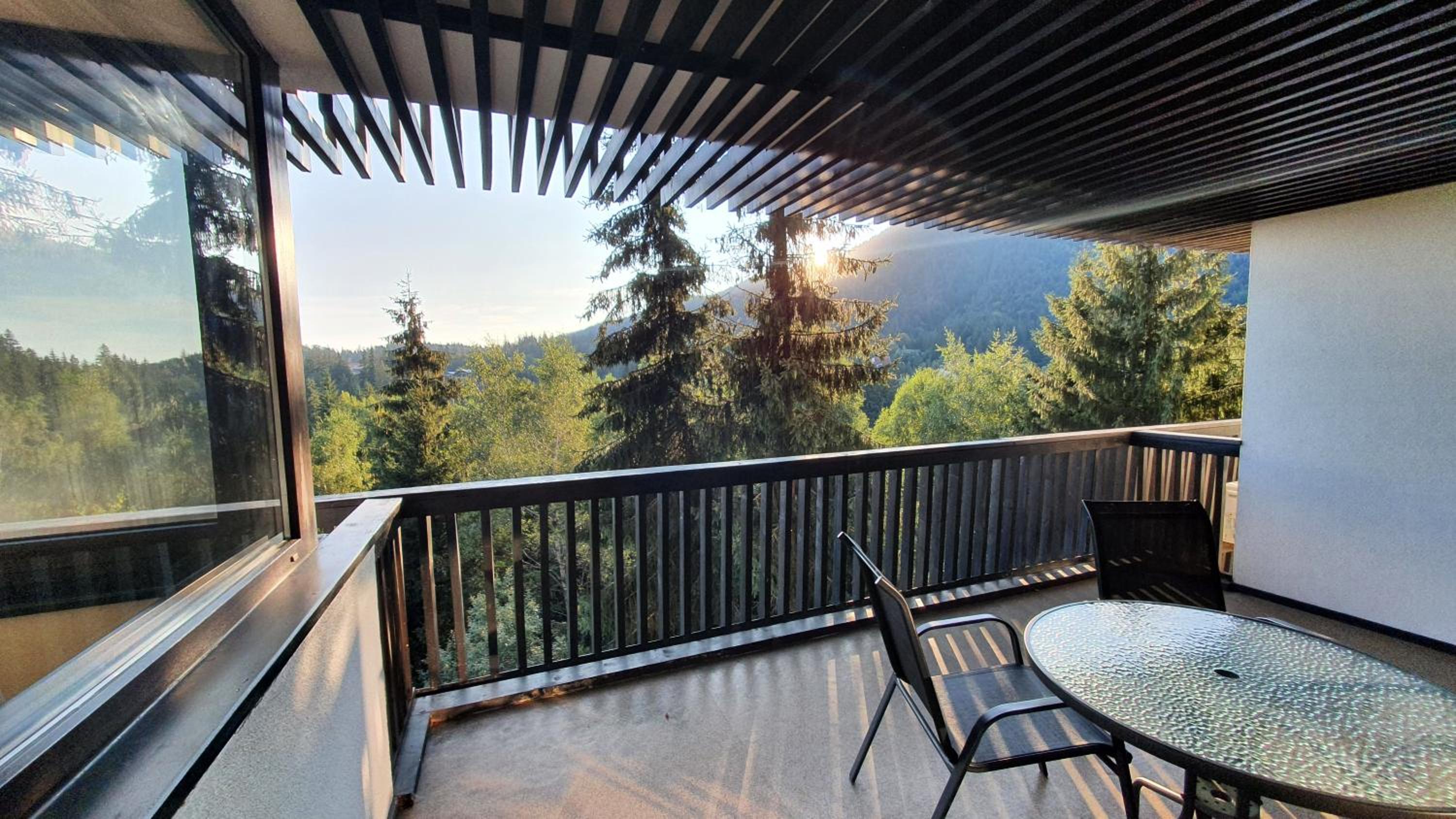 Apartment with Mountain View - Photo 24
