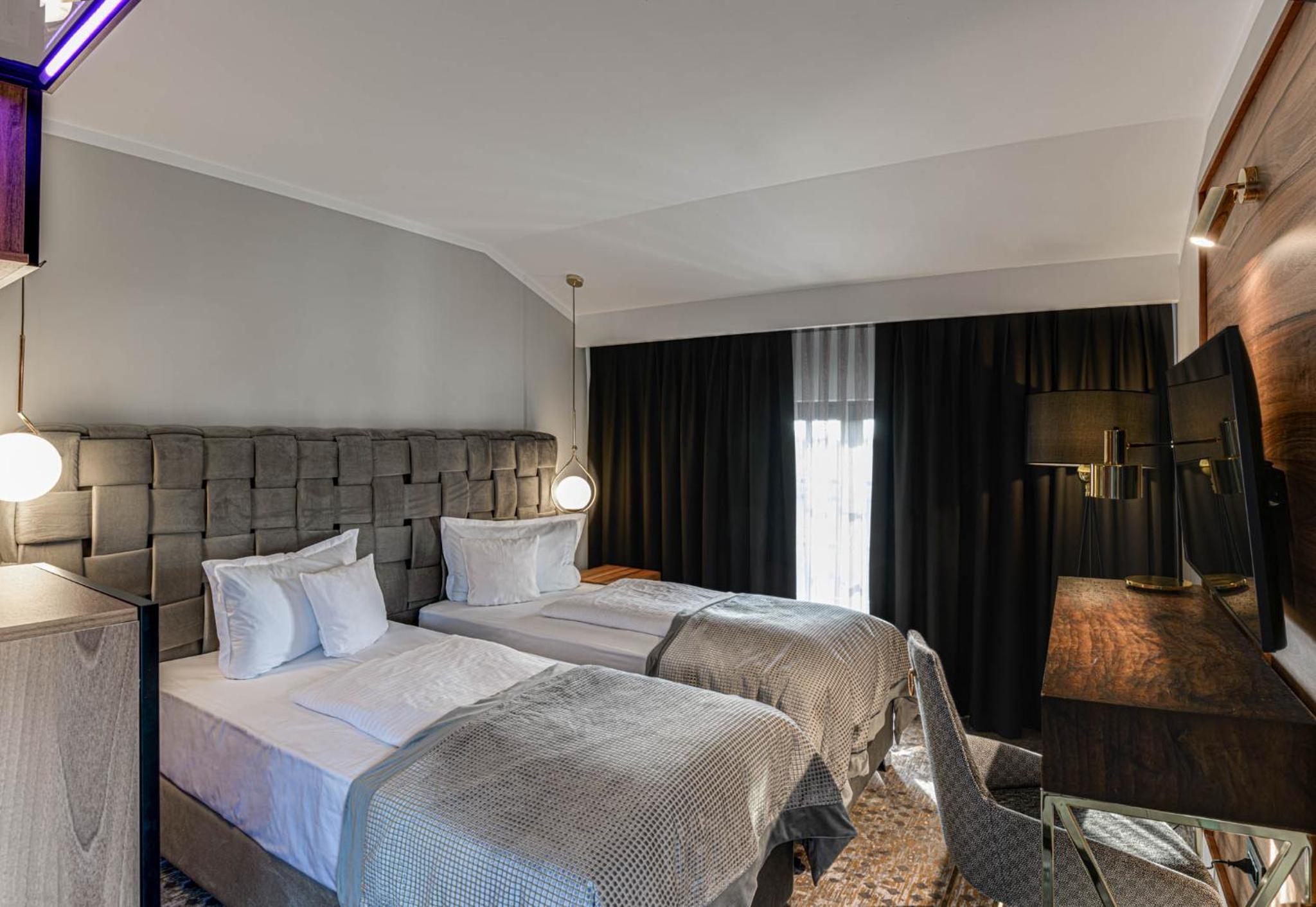 Double or Twin Room - Photo 6