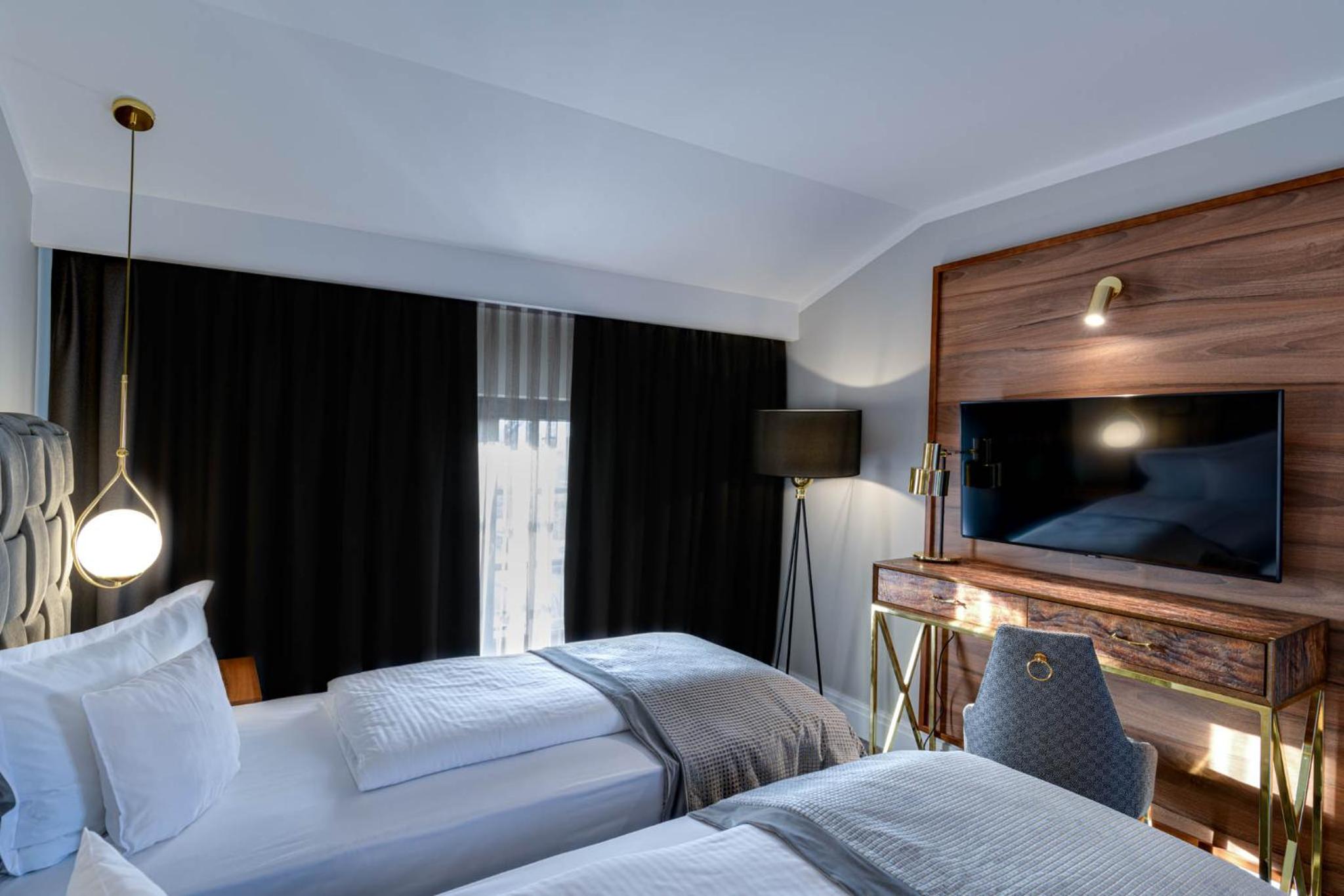 Double or Twin Room - Photo 2